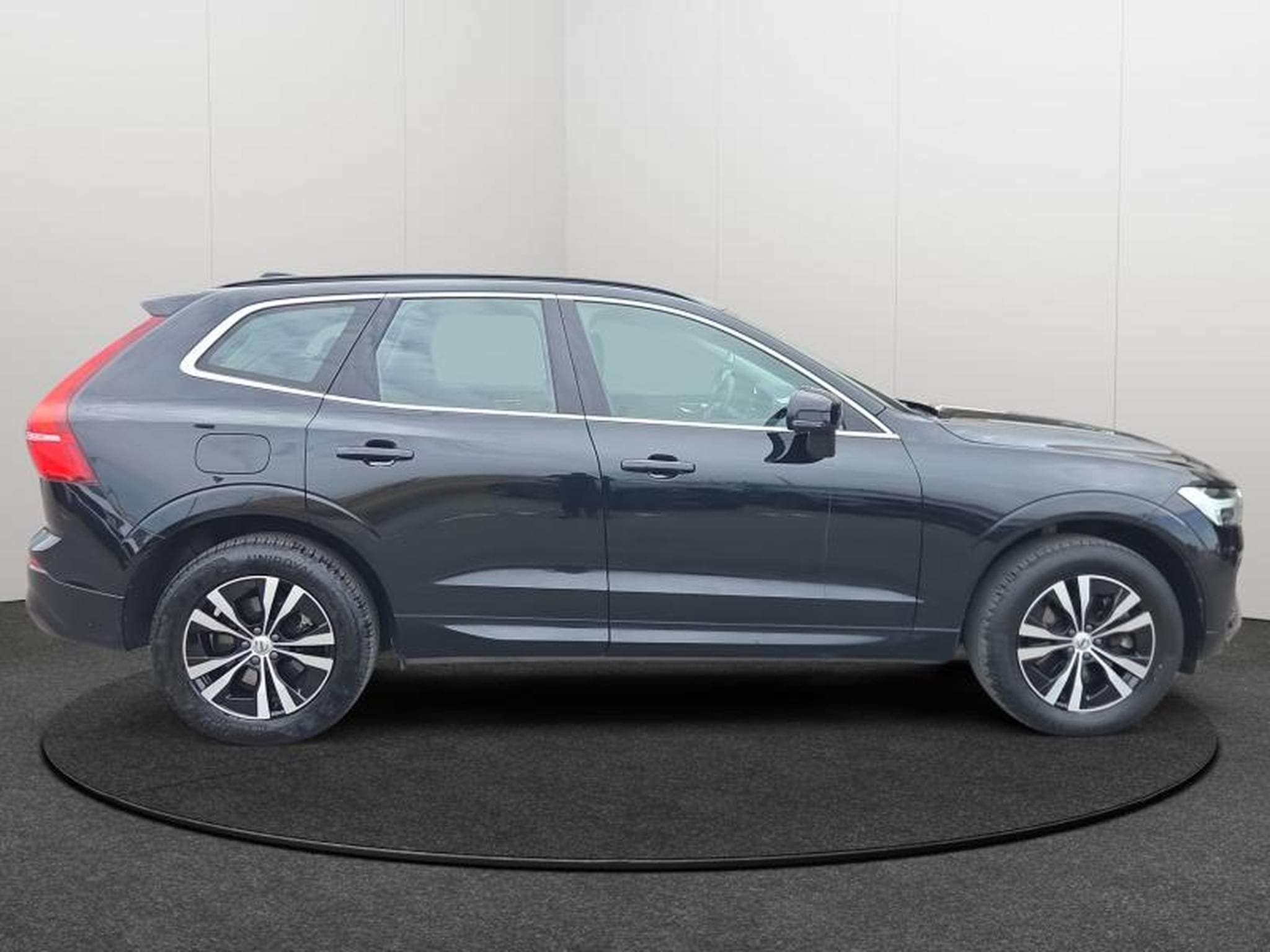 Volvo XC60 B4 AWD Core / Diesel (2022) - Foto 26