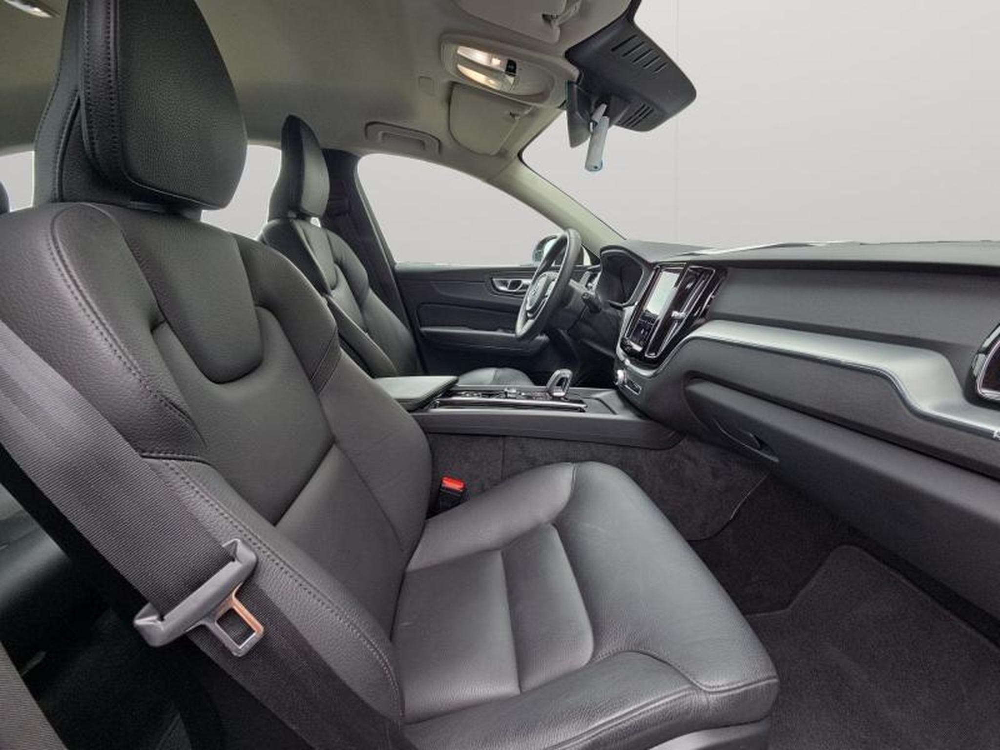 Volvo XC60 B4 AWD Core / Diesel (2022) - Foto 35