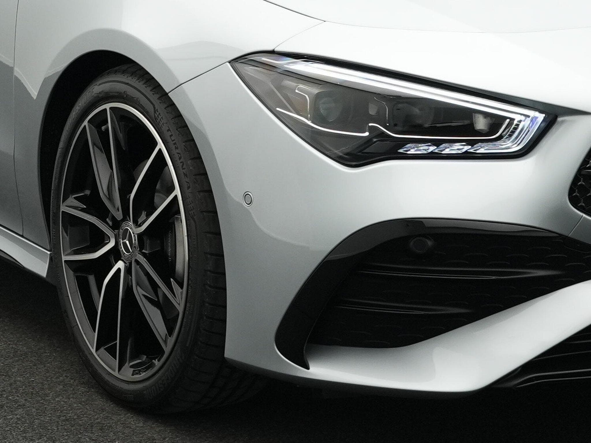 Mercedes CLA 180 AMG-Line Premium Plus (2026) - Photo 9