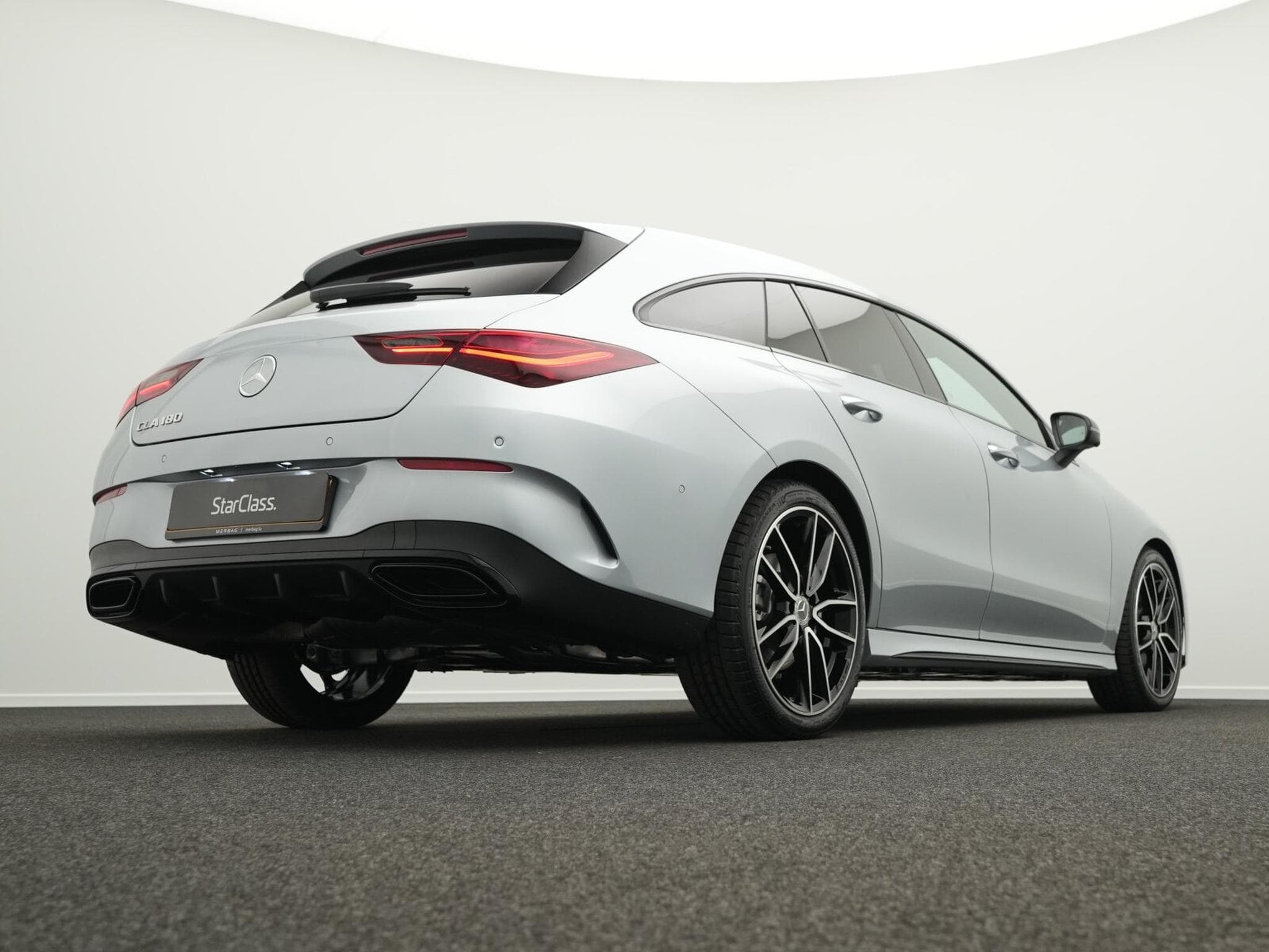 Mercedes CLA 180 AMG-Line Premium Plus (2026) - Photo 11