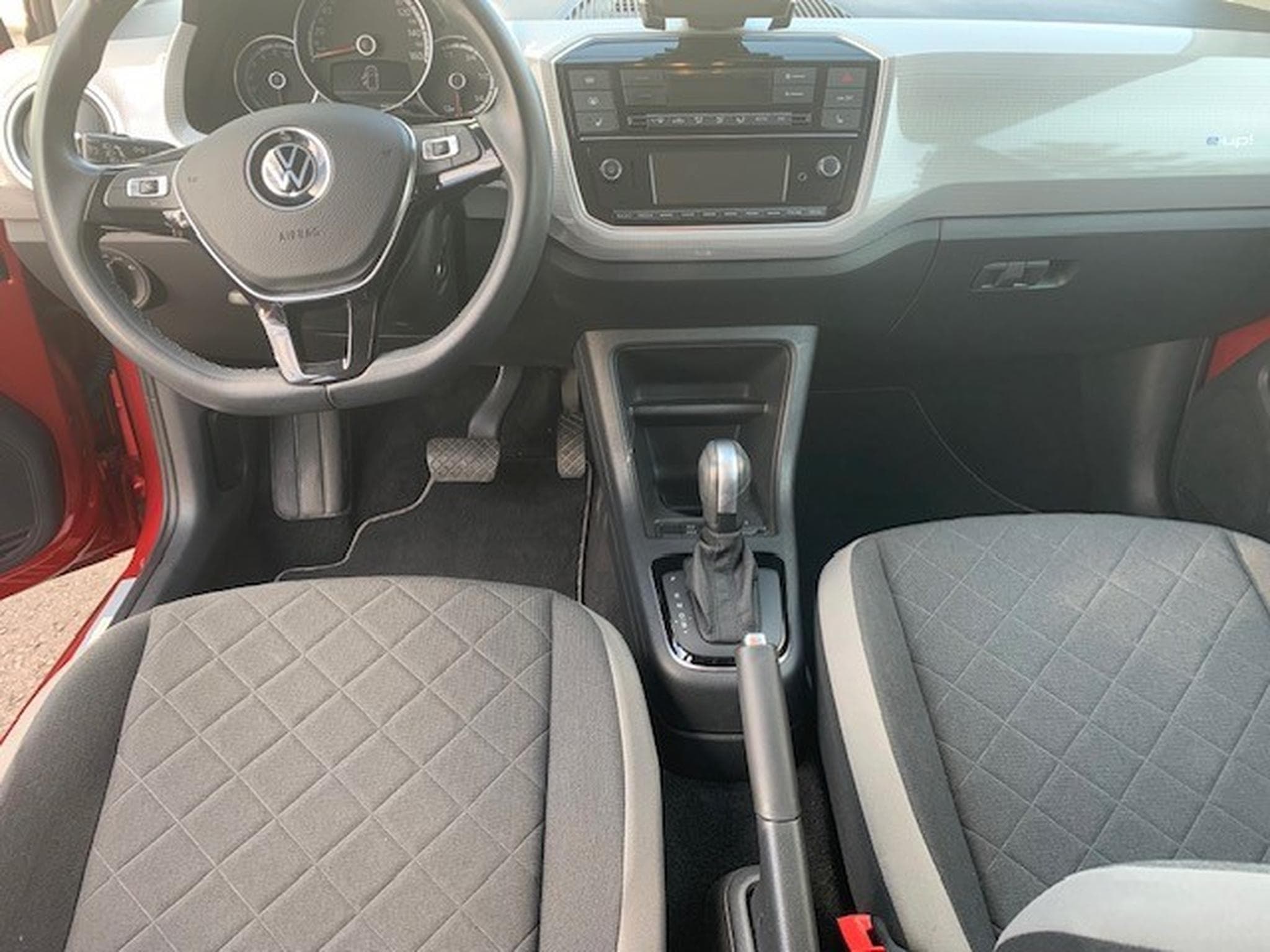 VW UP 83cv (2022) - Photo 3