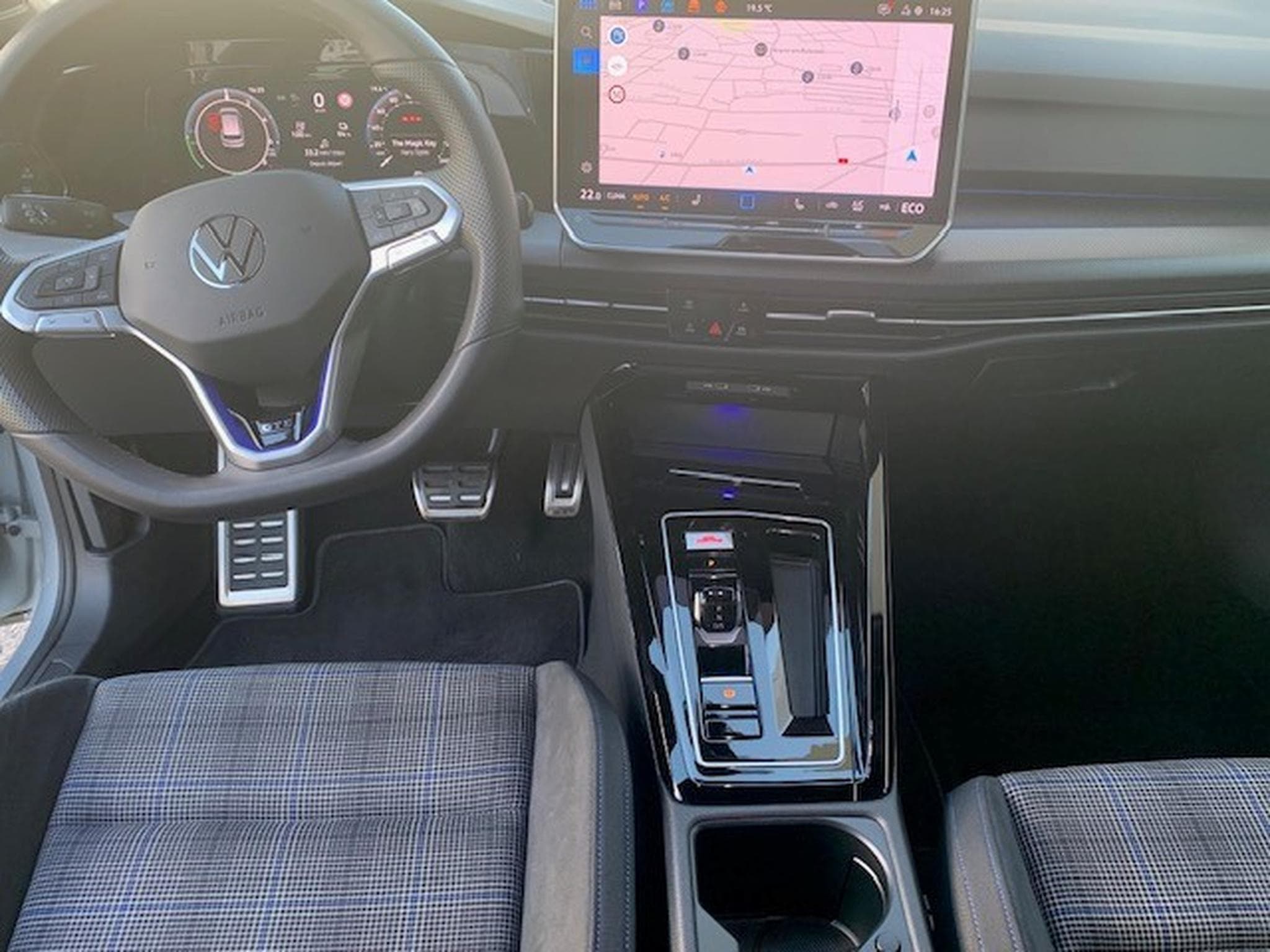 VW Golf GTE BLACK STYLE 1.5eHybrid 177CV DSG6 (2025) - Photo 3