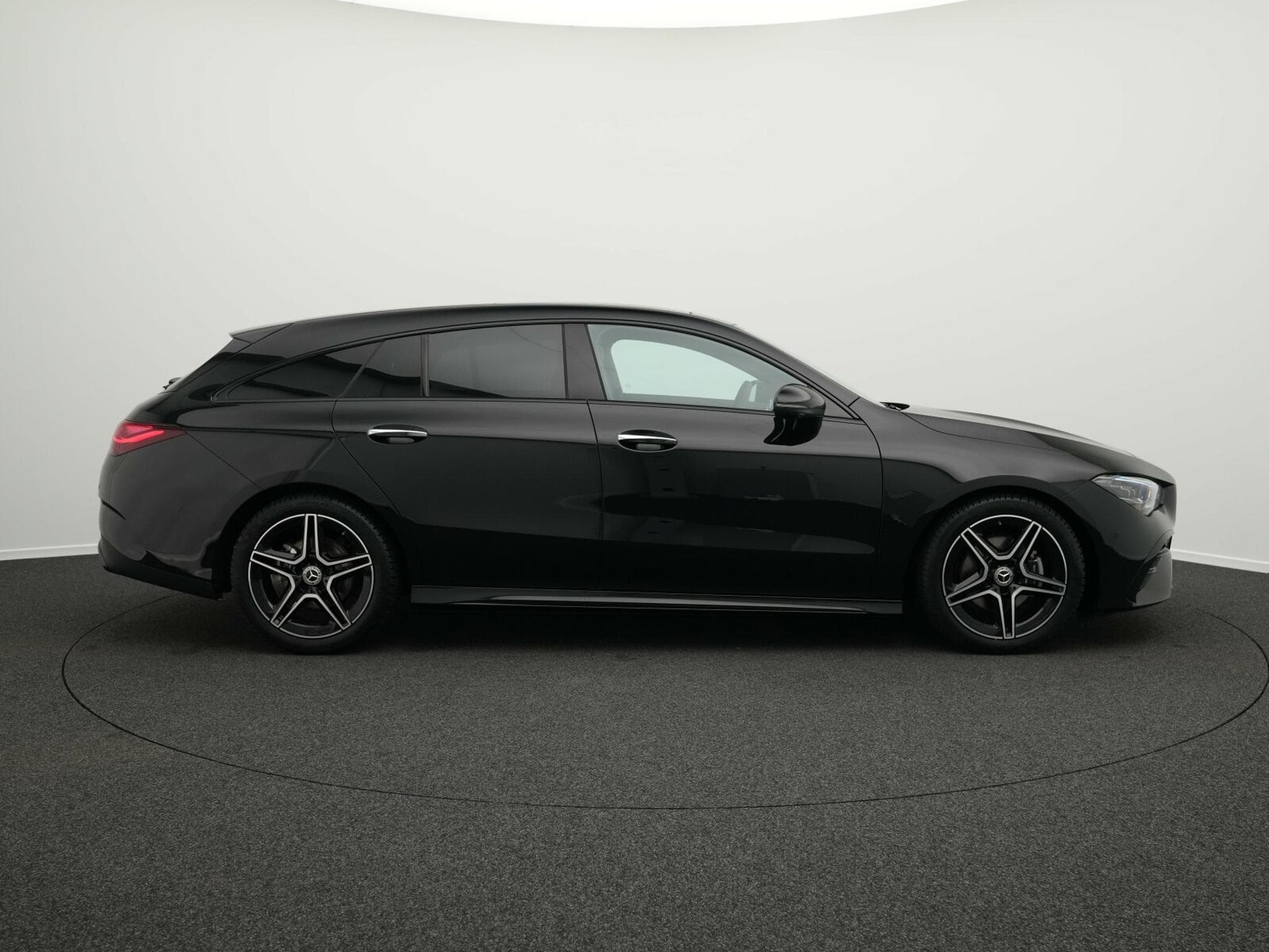 Mercedes CLA 180 AMG-Line Premium Plus (2026) - Photo 5