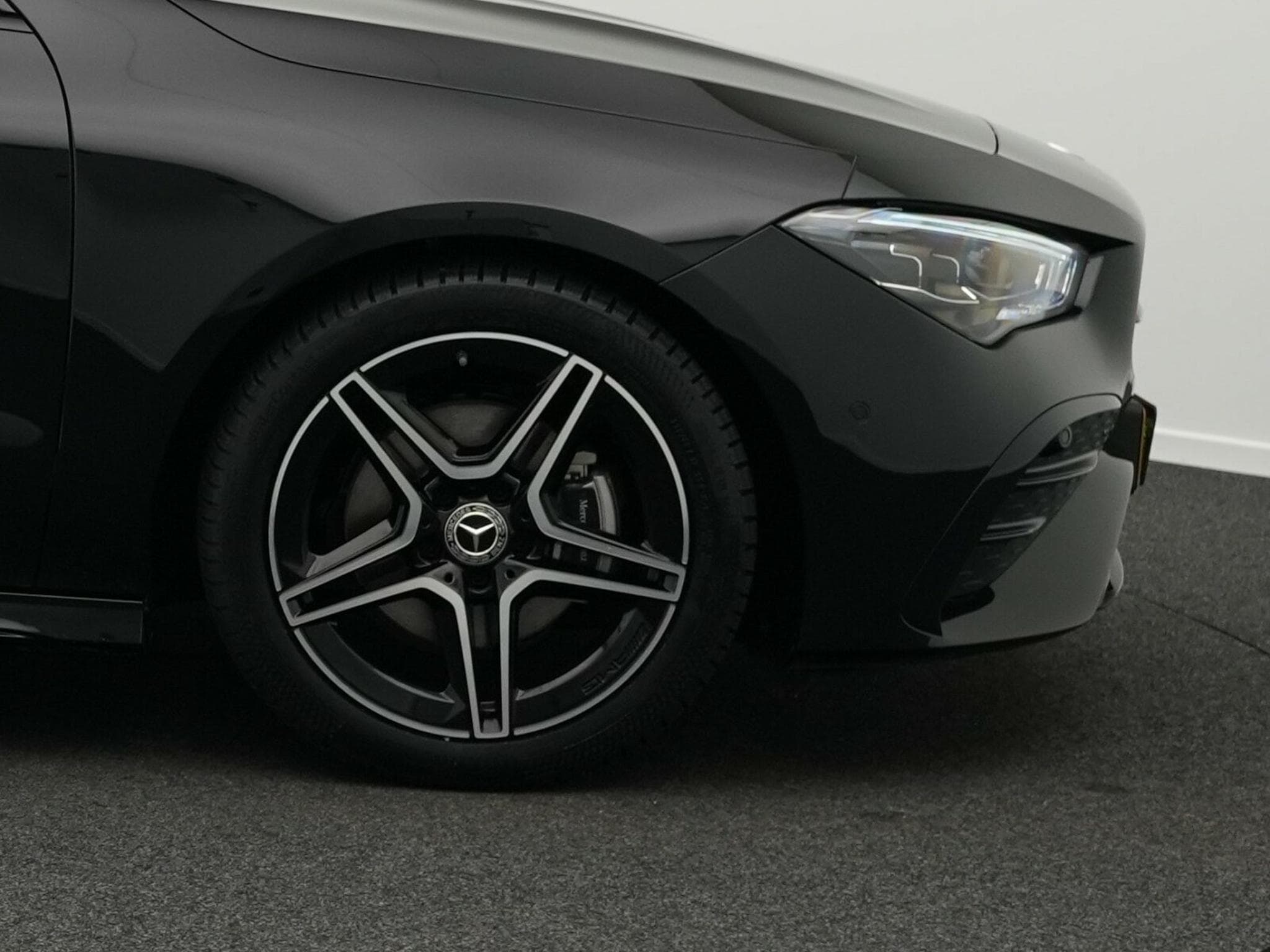 Mercedes CLA 180 AMG-Line Premium Plus (2026) - Photo 8