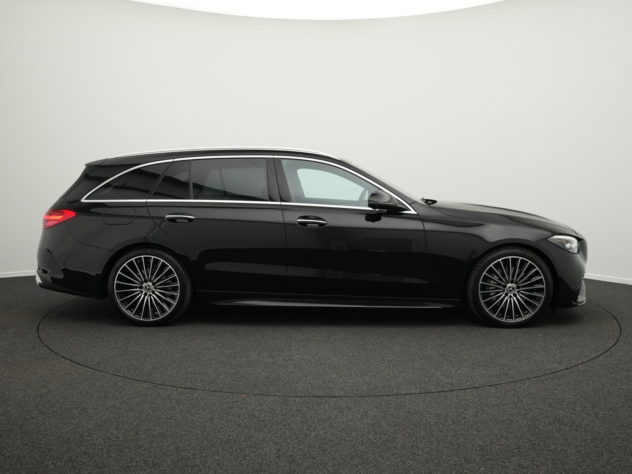 Mercedes C 220 d T-Modell AMG-Line (2026) - Photo 5