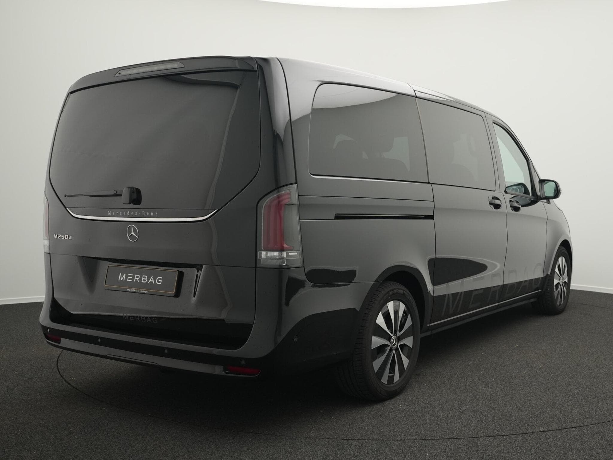 Mercedes V d STYLE Lang (2026) - Photo 3