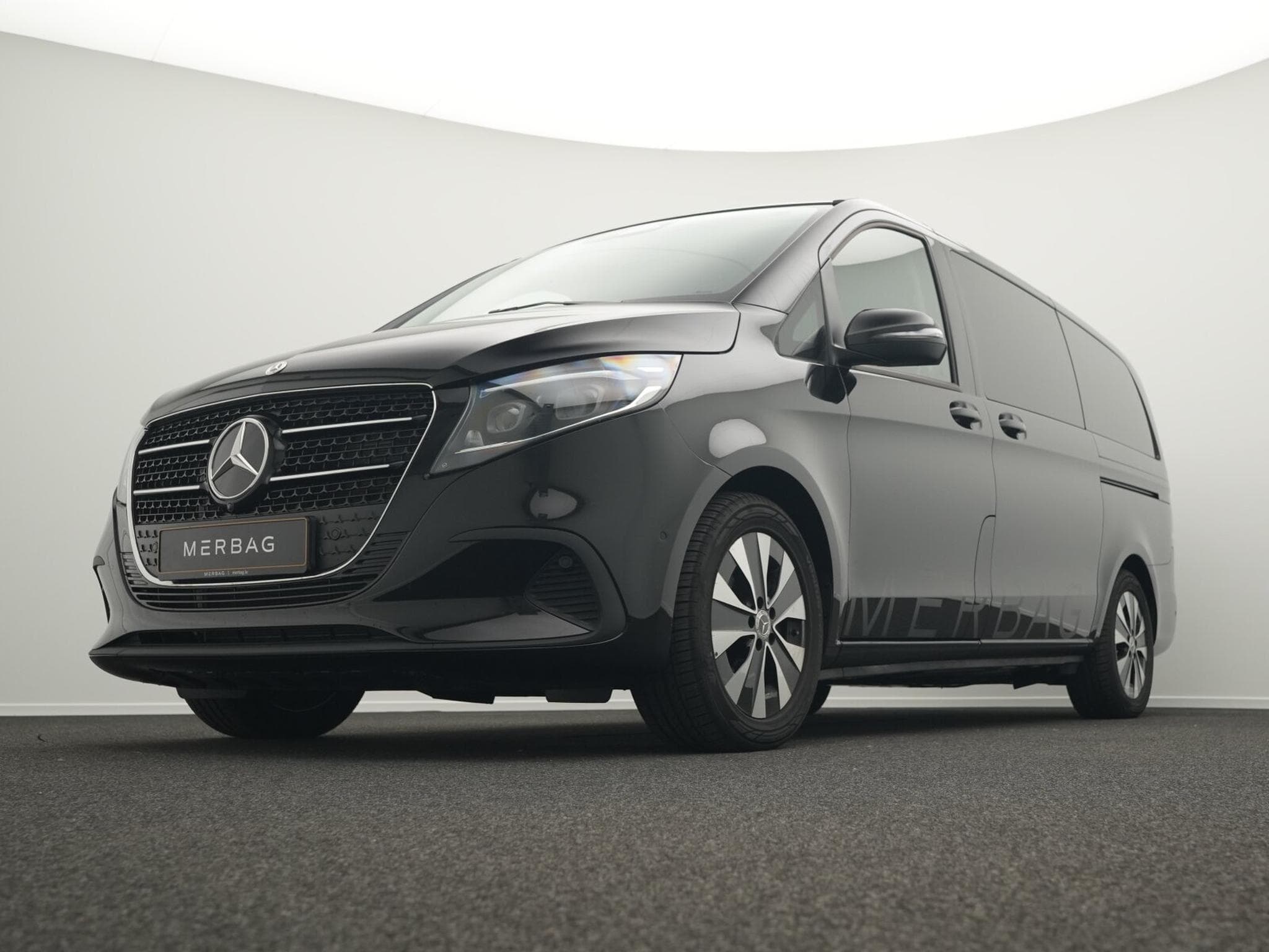 Mercedes V d STYLE Lang (2026) - Photo 8