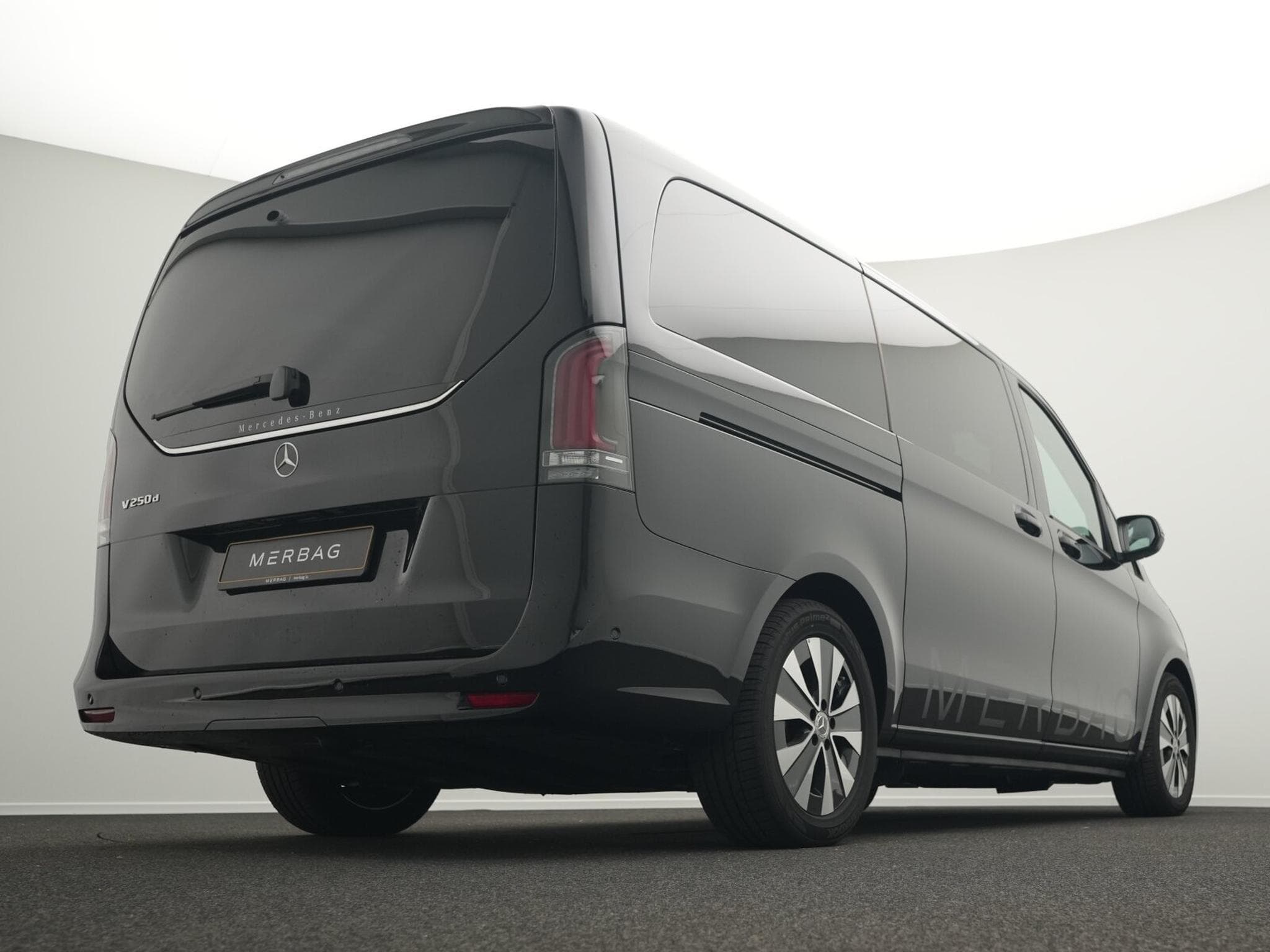 Mercedes V d STYLE Lang (2026) - Photo 9