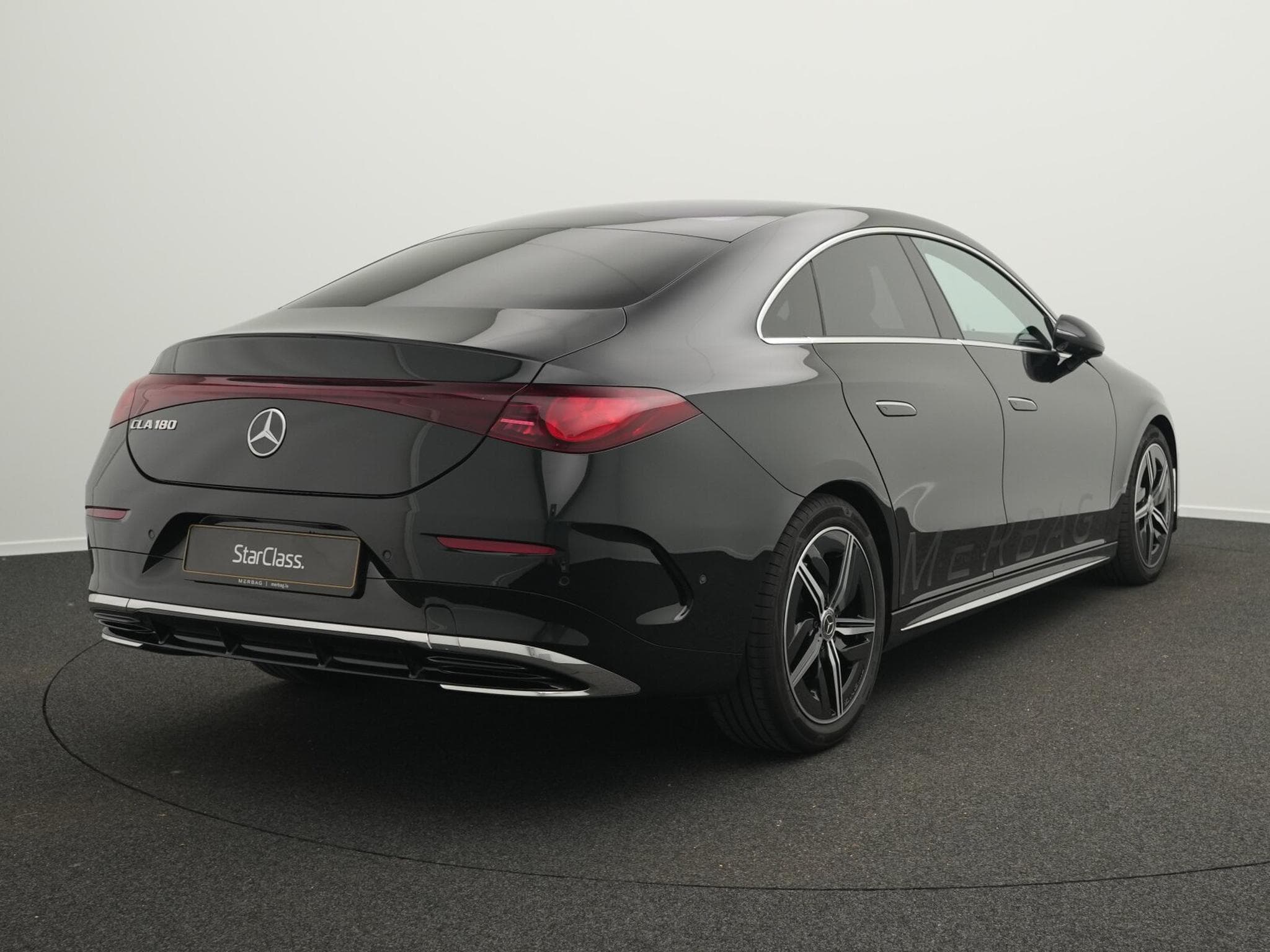 Mercedes CLA 180 AMG-Line (2026) - Photo 3