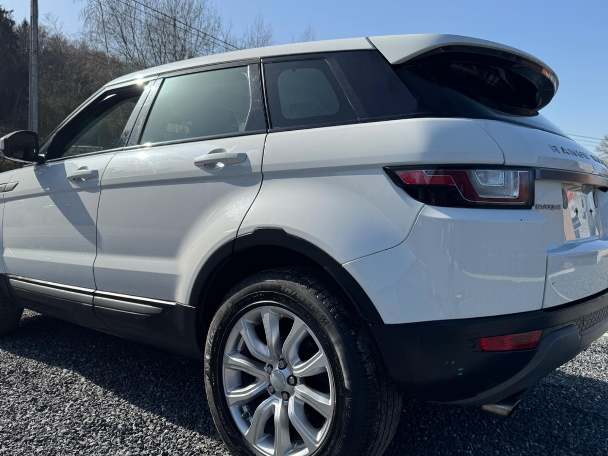 Land-Rover Range Rover Evoque 4x4 automatique (2016) - Photo 2