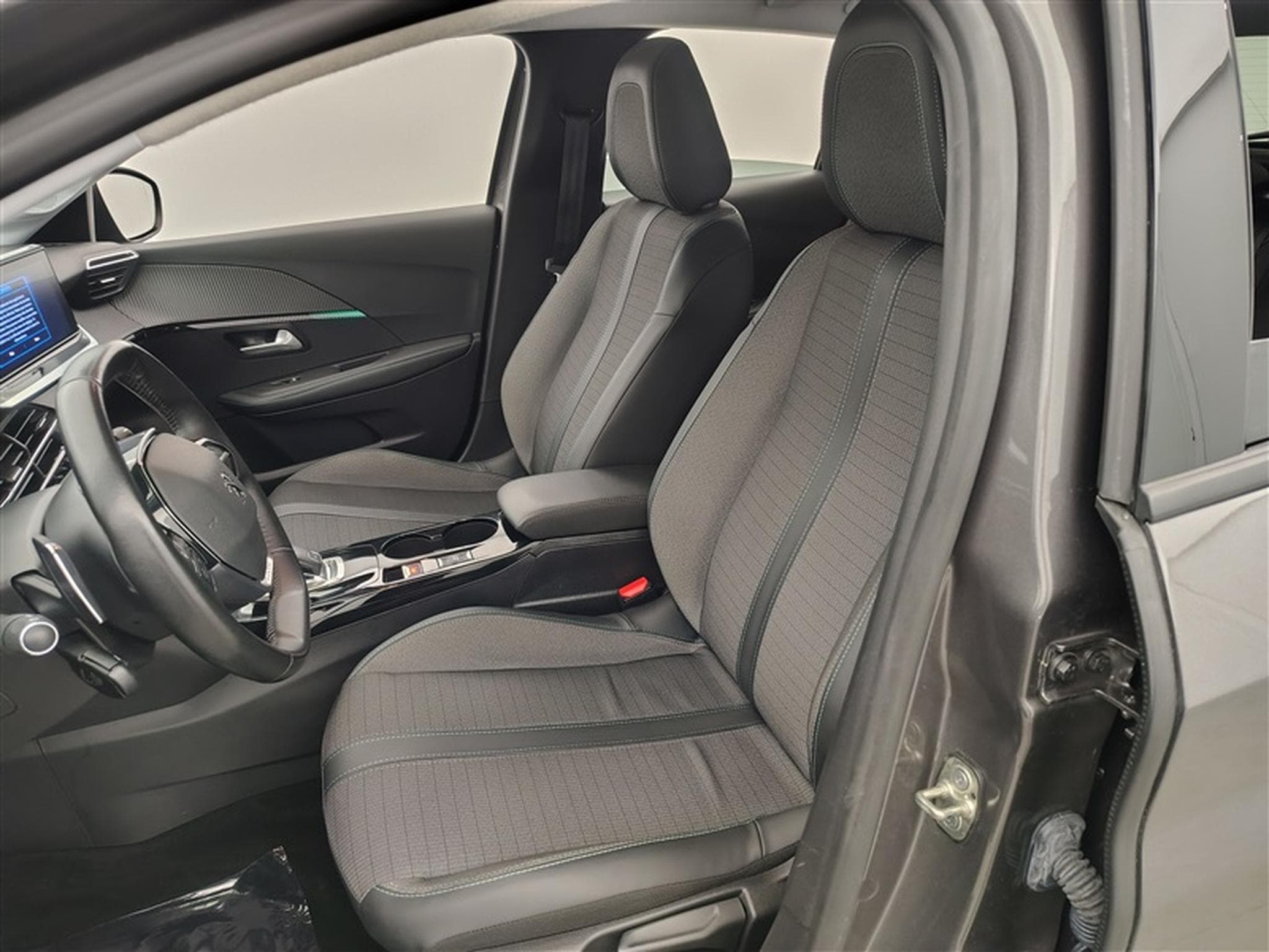Peugeot 208 1.2i PureTech Allure Pack (2021) - Photo 7