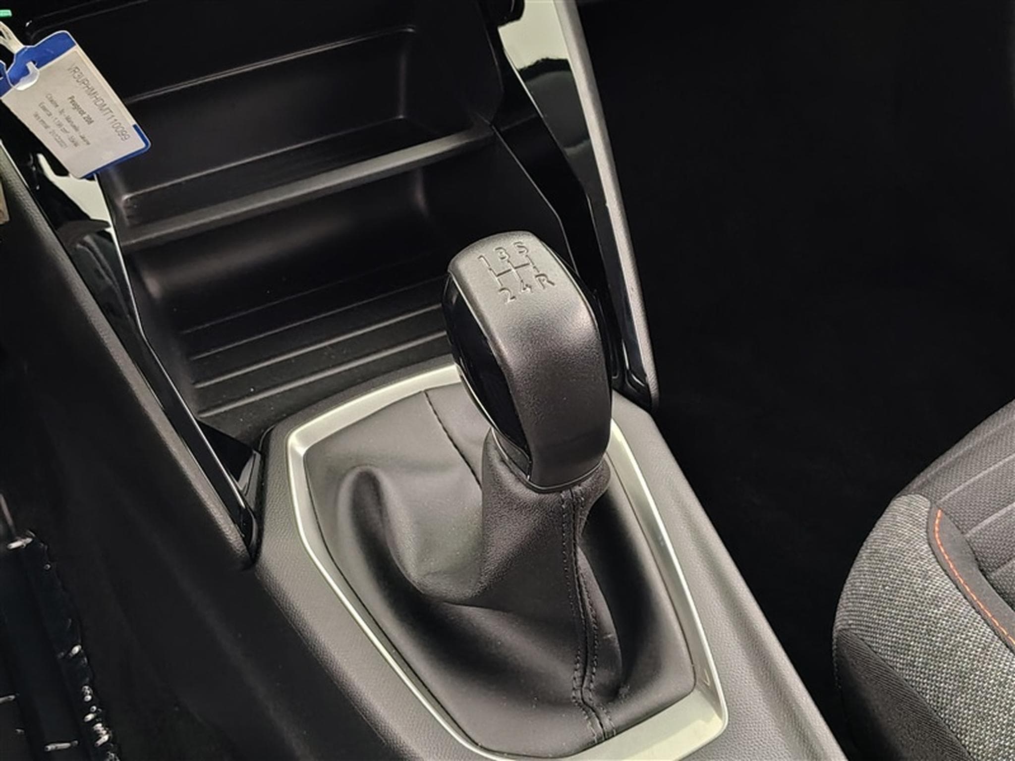 Peugeot 208 1.2 PureTech 82cv Active CLIM / CRUISE / PDC AR / ECRAN 7" (2021) - Photo 12
