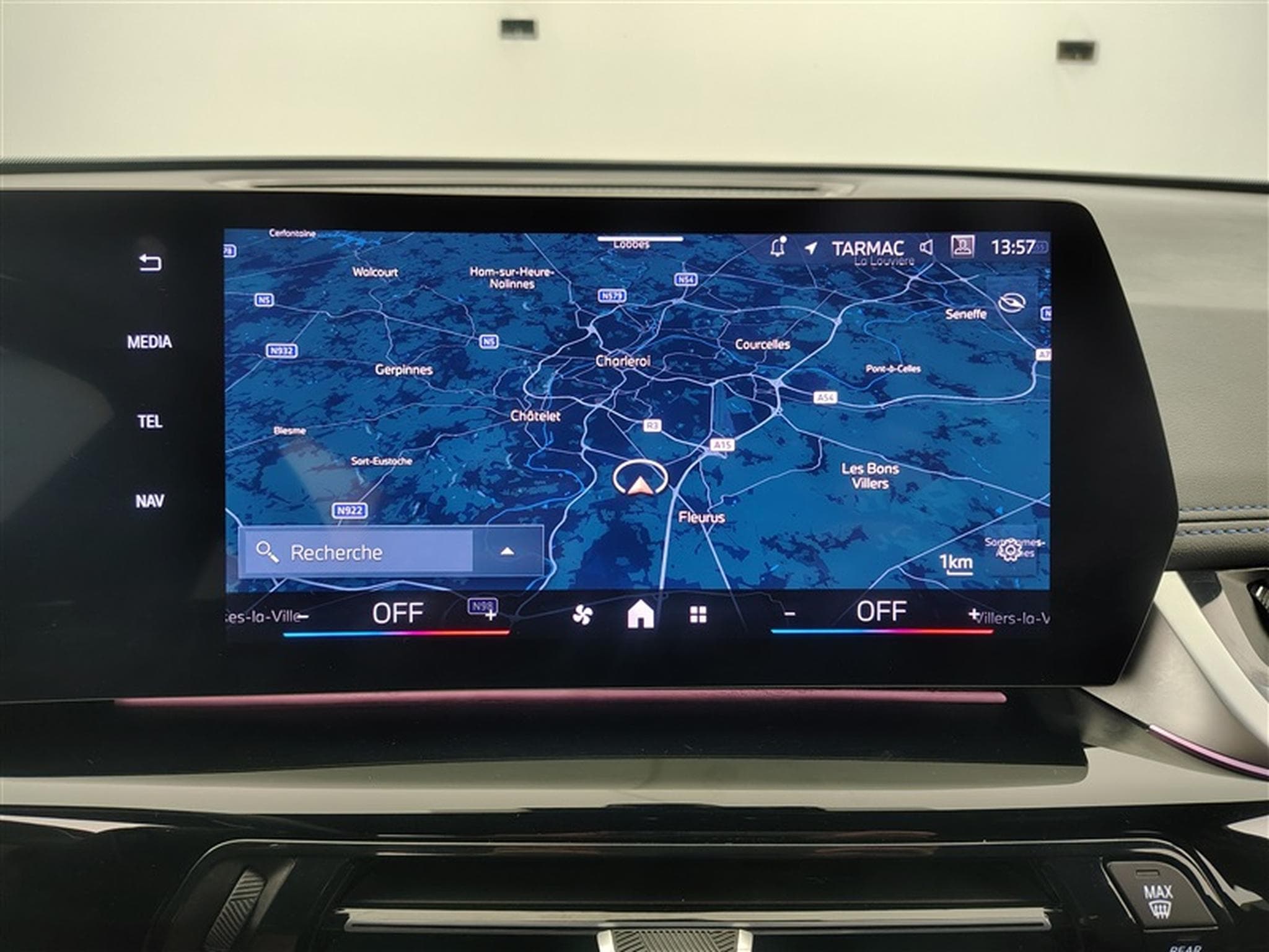 BMW X1 1.5iA sDrive20 MHEV Pack M (2025) - Photo 11