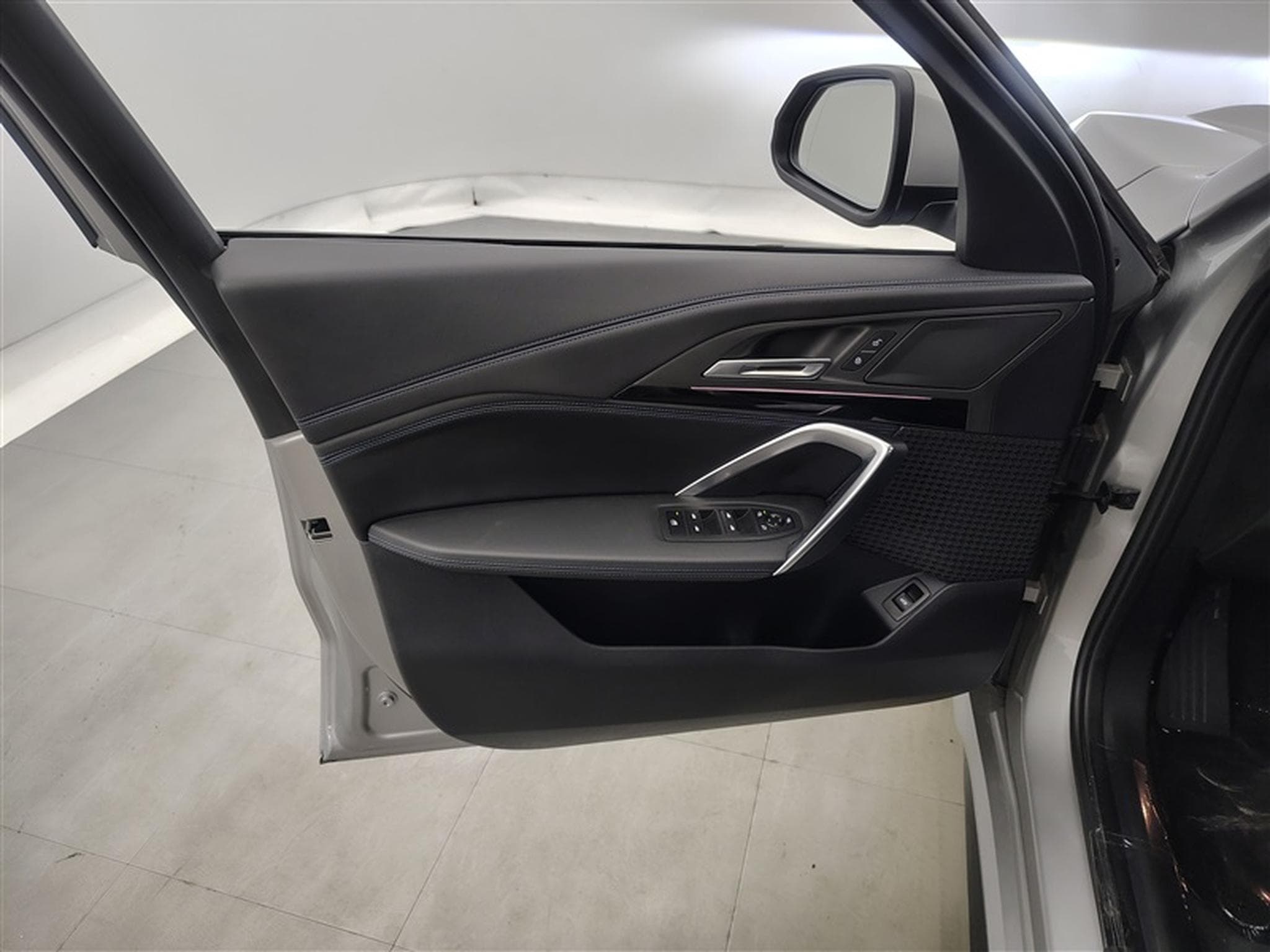 BMW X1 1.5iA sDrive20 MHEV Pack M (2025) - Photo 17
