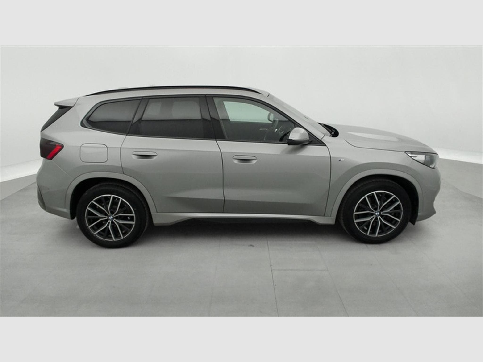 BMW X1 1.5iA sDrive20 MHEV Pack M (2025) - Photo 25