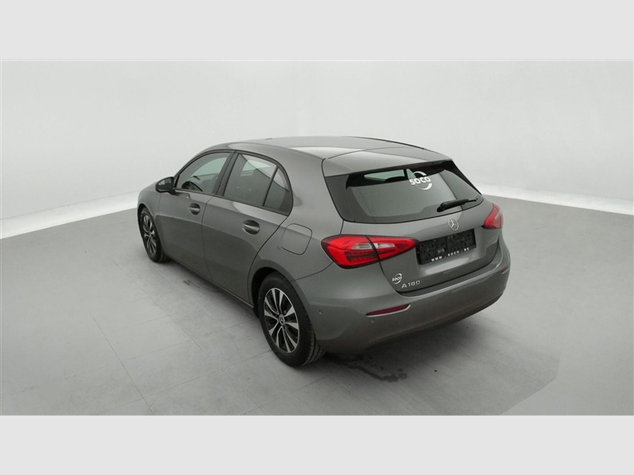 Mercedes A 180 A 180 Business solution NAVI/JA16/PDC AV AR (2022) - Photo 2