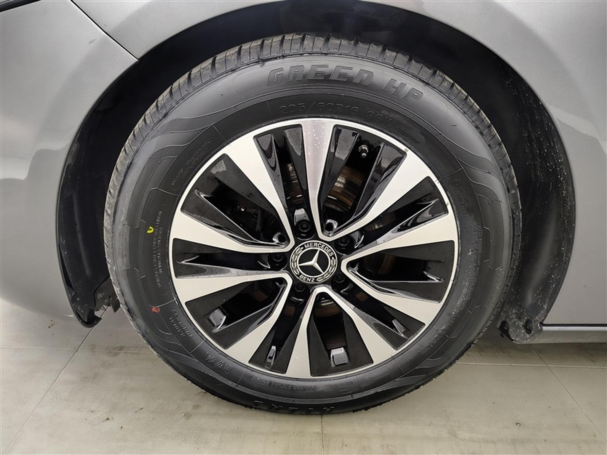 Mercedes A 180 A 180 Business solution NAVI/JA16/PDC AV AR (2022) - Photo 6