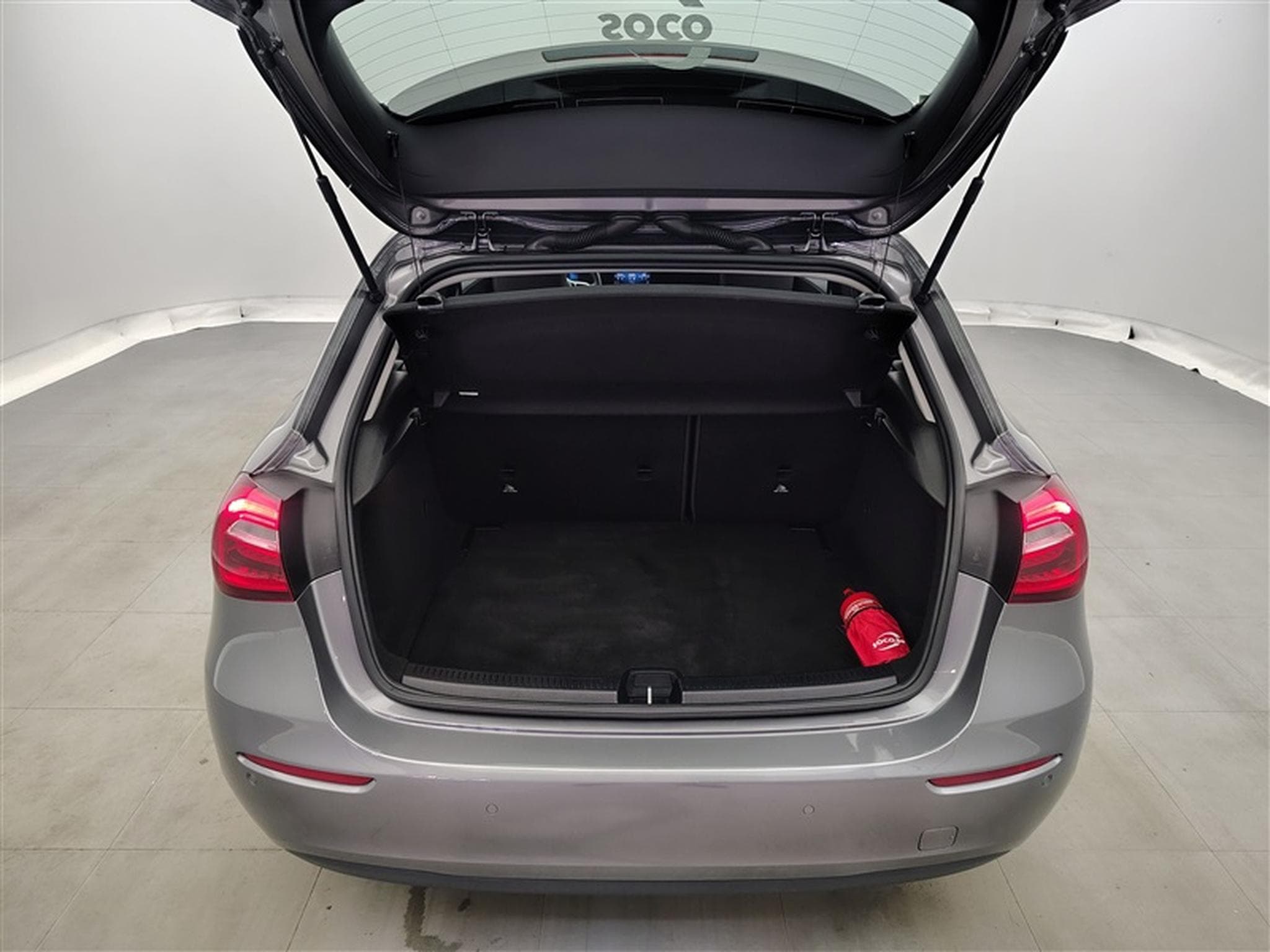 Mercedes A 180 A 180 Business solution NAVI/JA16/PDC AV AR (2022) - Photo 14