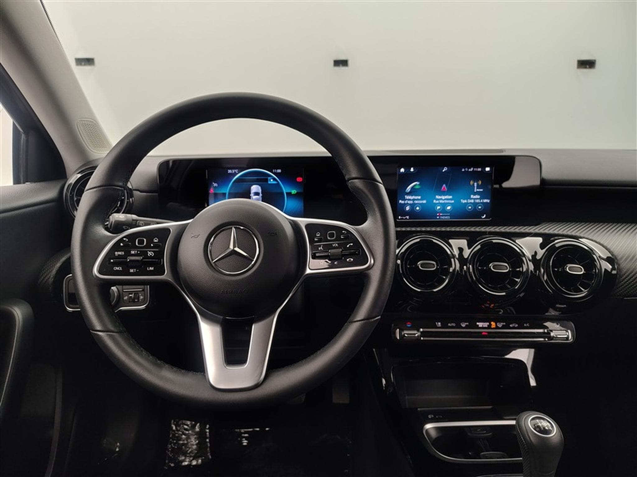Mercedes A 180 A 180 Business solution NAVI/JA16/PDC AV AR (2022) - Photo 9