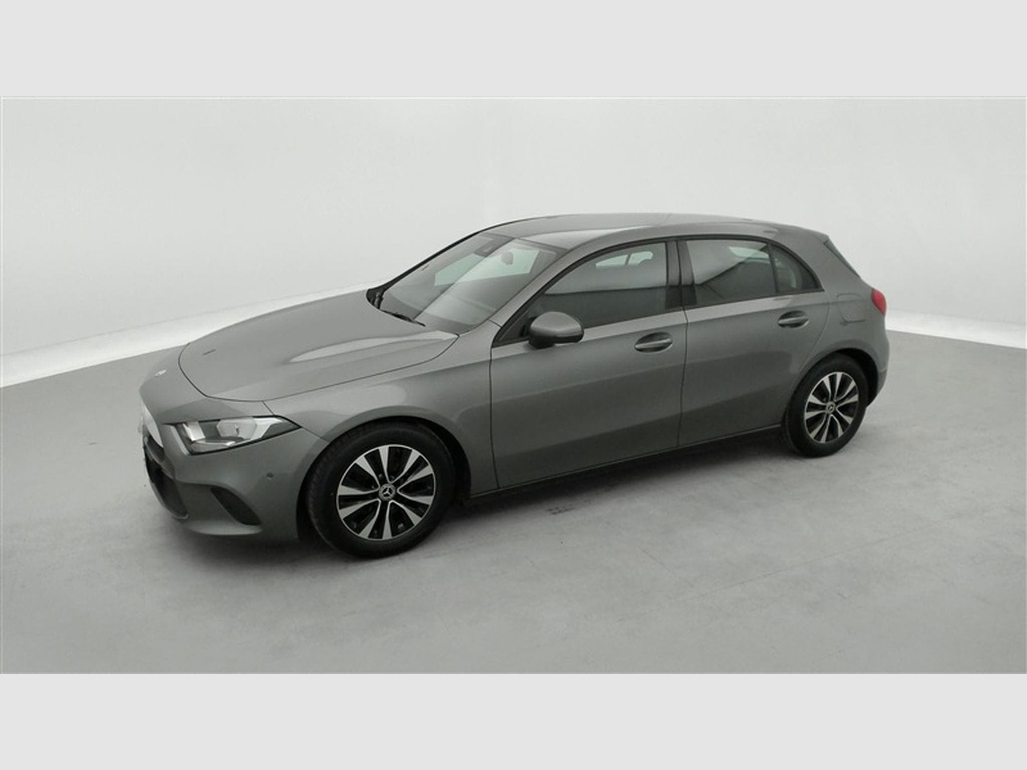 Mercedes A 180 A 180 Business solution NAVI/JA16/PDC AV AR (2022) - Photo 20