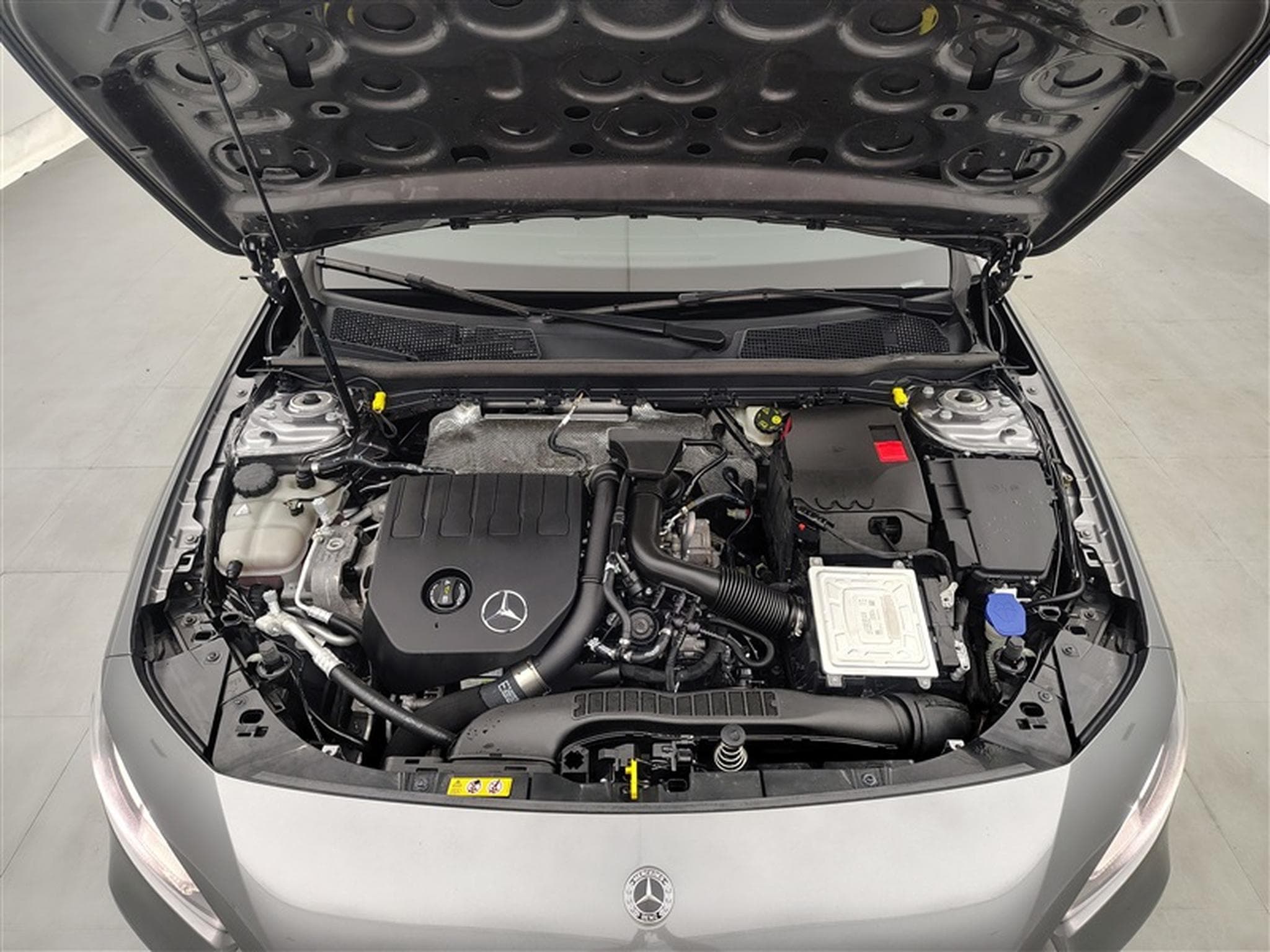 Mercedes A 180 A 180 Business solution NAVI/JA16/PDC AV AR (2022) - Photo 19