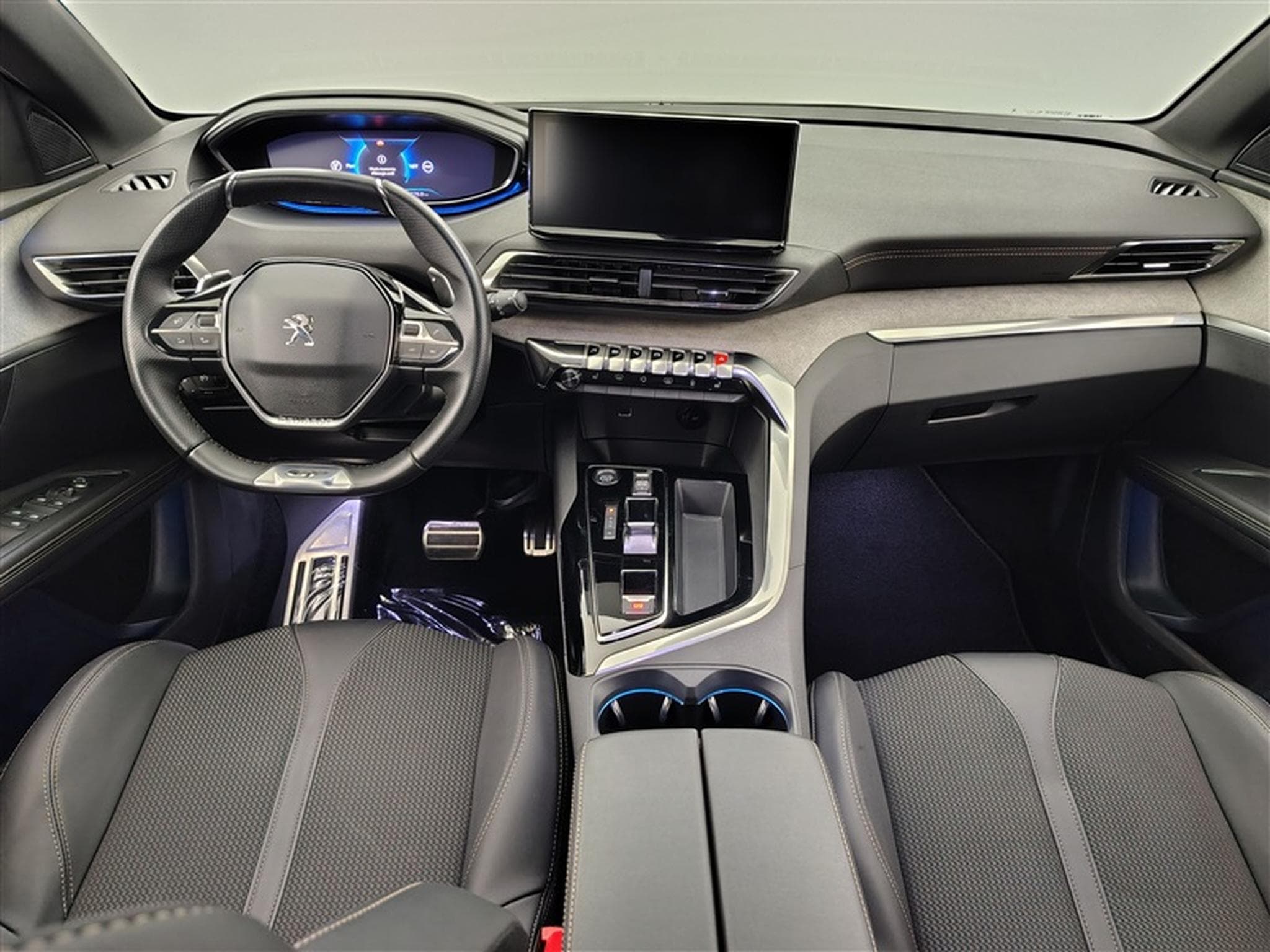 Peugeot 5008 1.2 PureTech 130Cv EAT8 GT 7PL / S-CUIR / NAVI / CAMERA (2023) - Photo 8