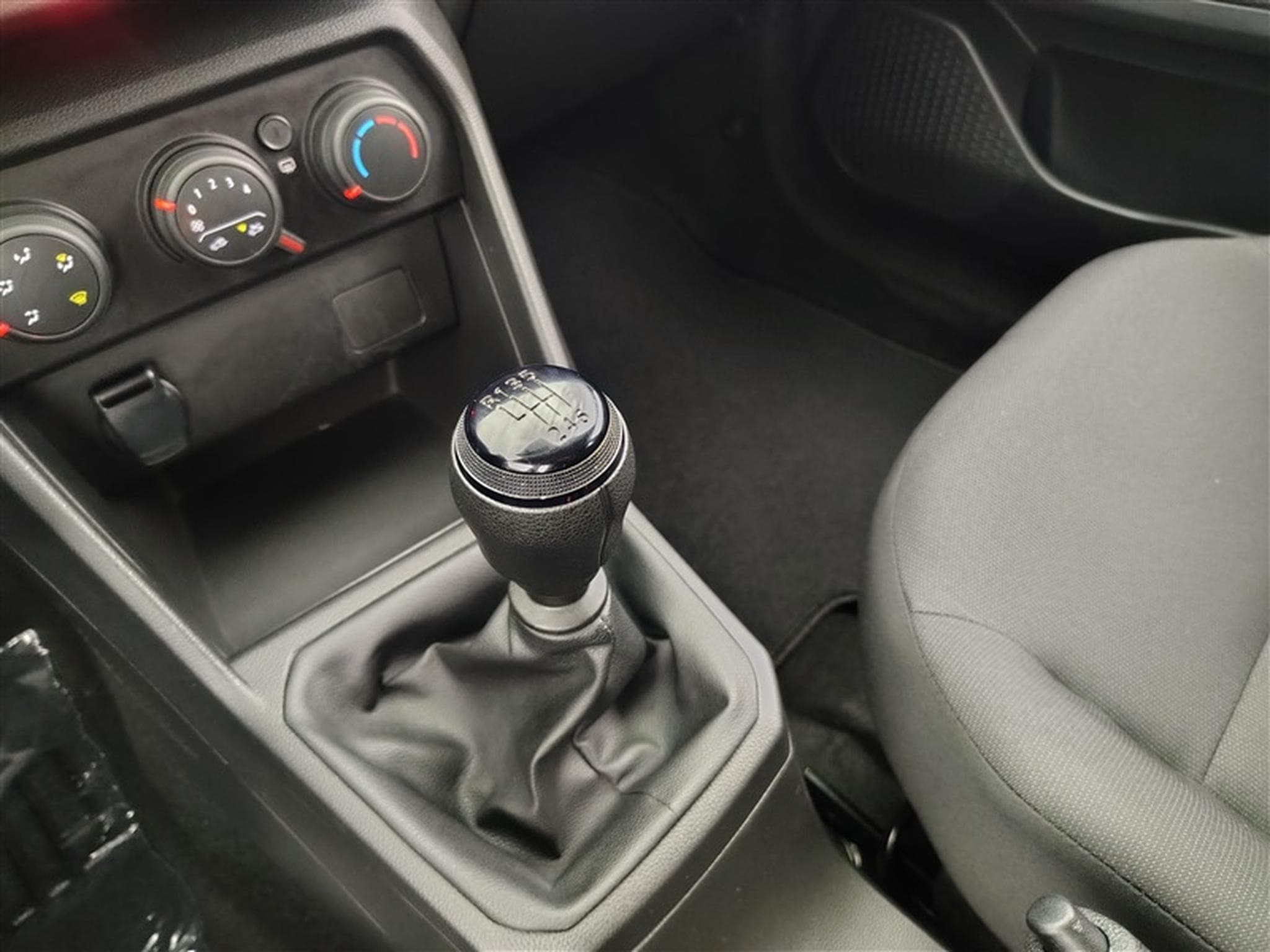 Dacia Jogger 1.0 TCe Essential 5pl. (2023) - Photo 11