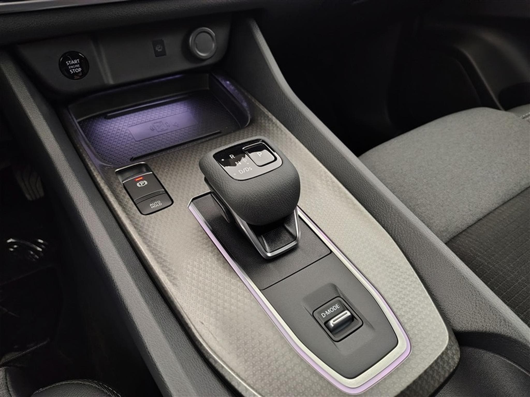 Nissan Qashqai 1.3 DIG-T MHEV X-Tronic N-Connecta CARPLAY / FULL LED / CAM (2026) - Photo 12