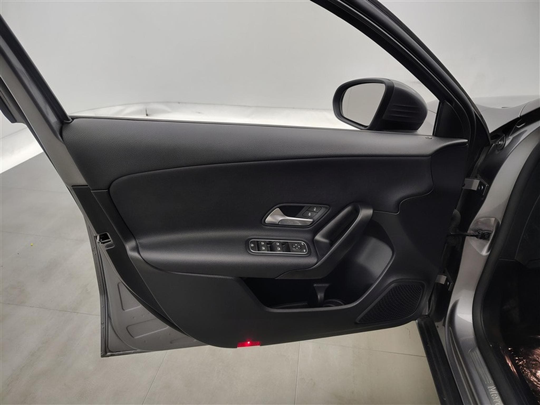 Mercedes A 180 d 7G-DCT Business Line Navi / PDC av+ar (2022) - Photo 17