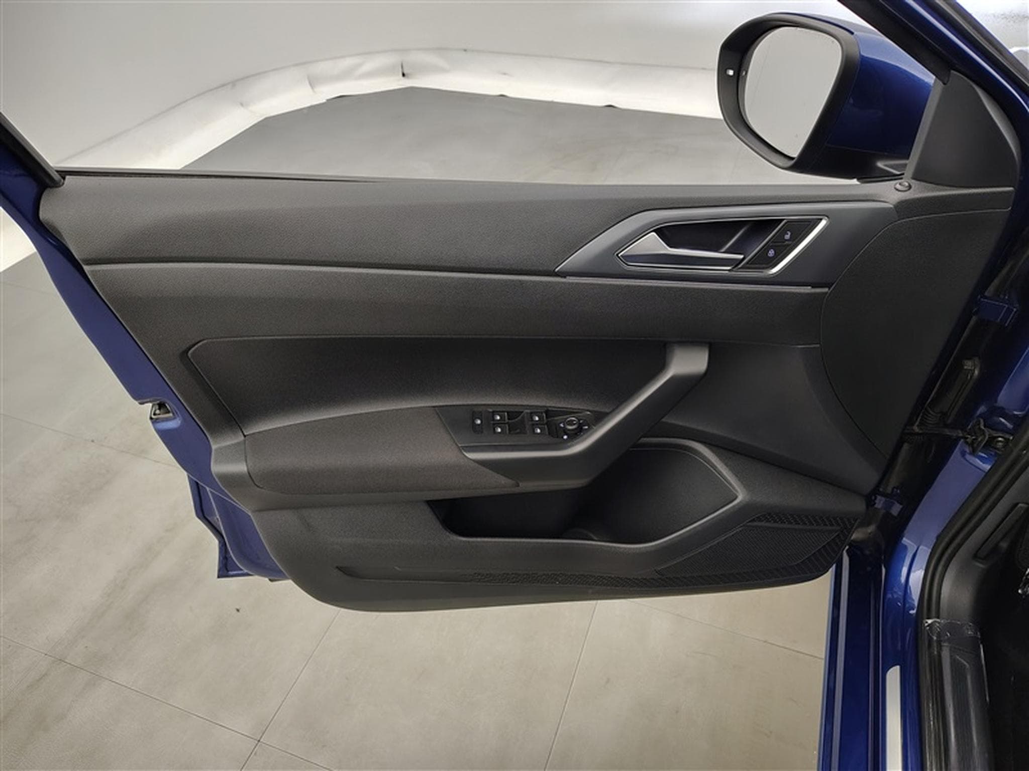 VW Taigo 1.0 TSI 115Cv R-Line CARPLAY / TO PANO / FULL LED (2025) - Photo 17