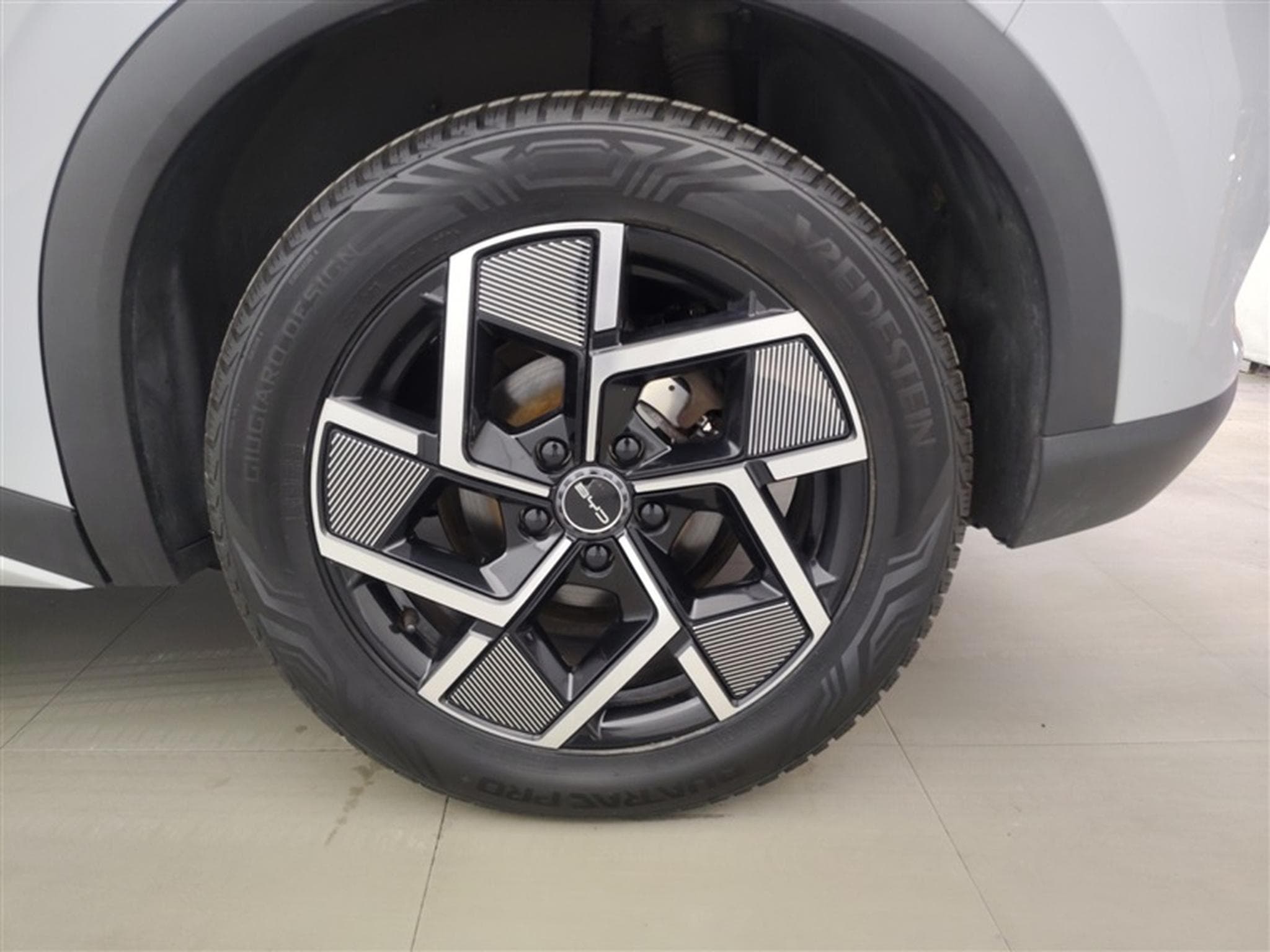 BYD ATTO 3 60.48 kWh Comfort/S-CUIR/NAVI/TO PANO/FULL LED/JA18 (2024) - Photo 6