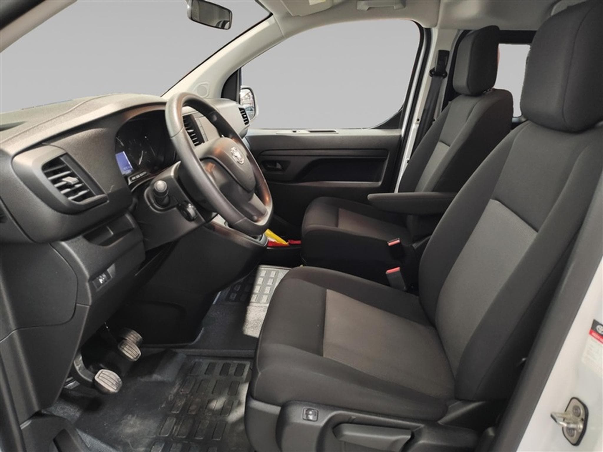 Toyota Proace 2.0 D-4D 145Cv Long 8PL CARPLAY / CAMERA / CLIM (2023) - Photo 7