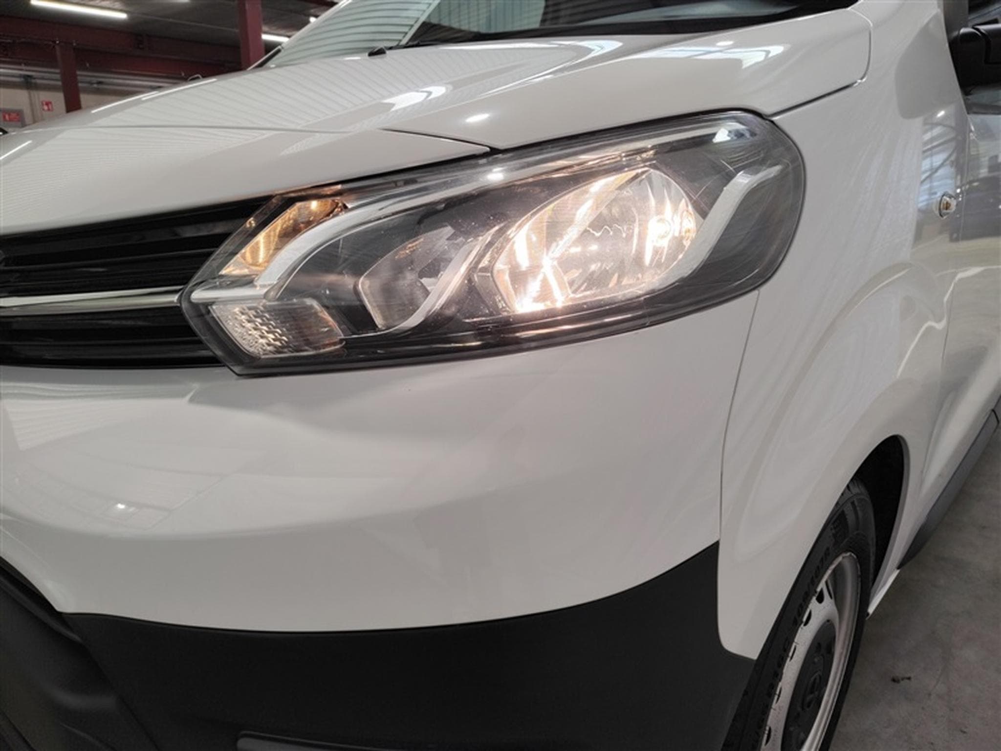 Toyota Proace 2.0 D-4D 145Cv Long 8PL CARPLAY / CAMERA / CLIM (2023) - Photo 16
