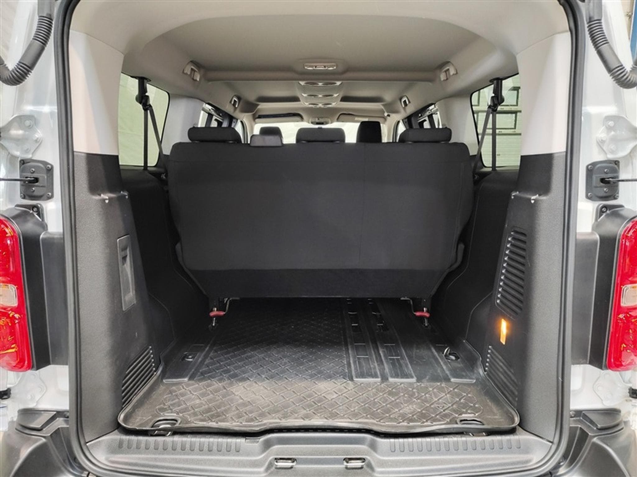 Toyota Proace 2.0 D-4D 145Cv Long 8PL CARPLAY / CAMERA / CLIM (2023) - Photo 15