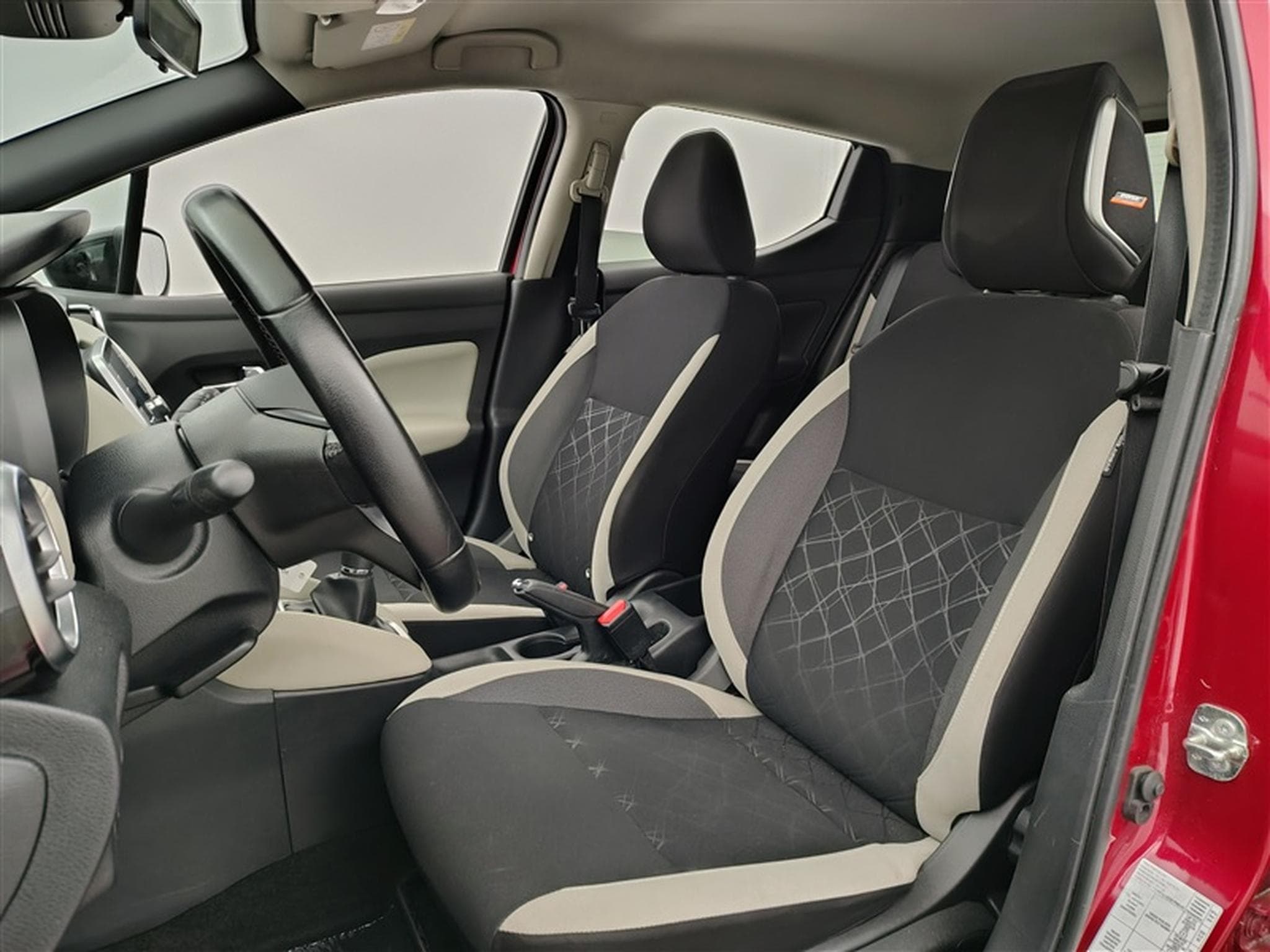 Nissan Micra 1.0 IG-T Tekna (2022) - Photo 7