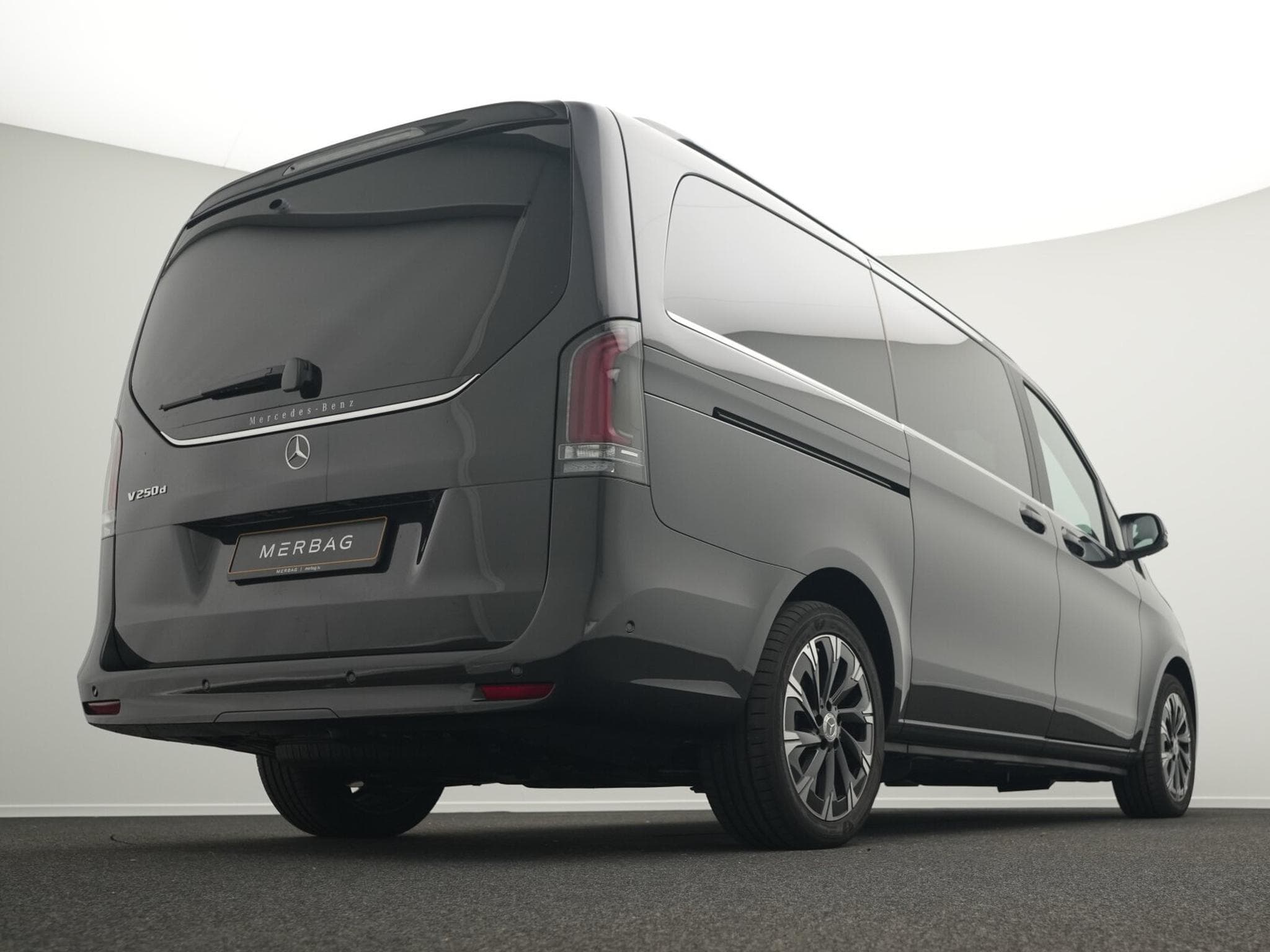 Mercedes V d AVANTGARDE Lang (2026) - Photo 9