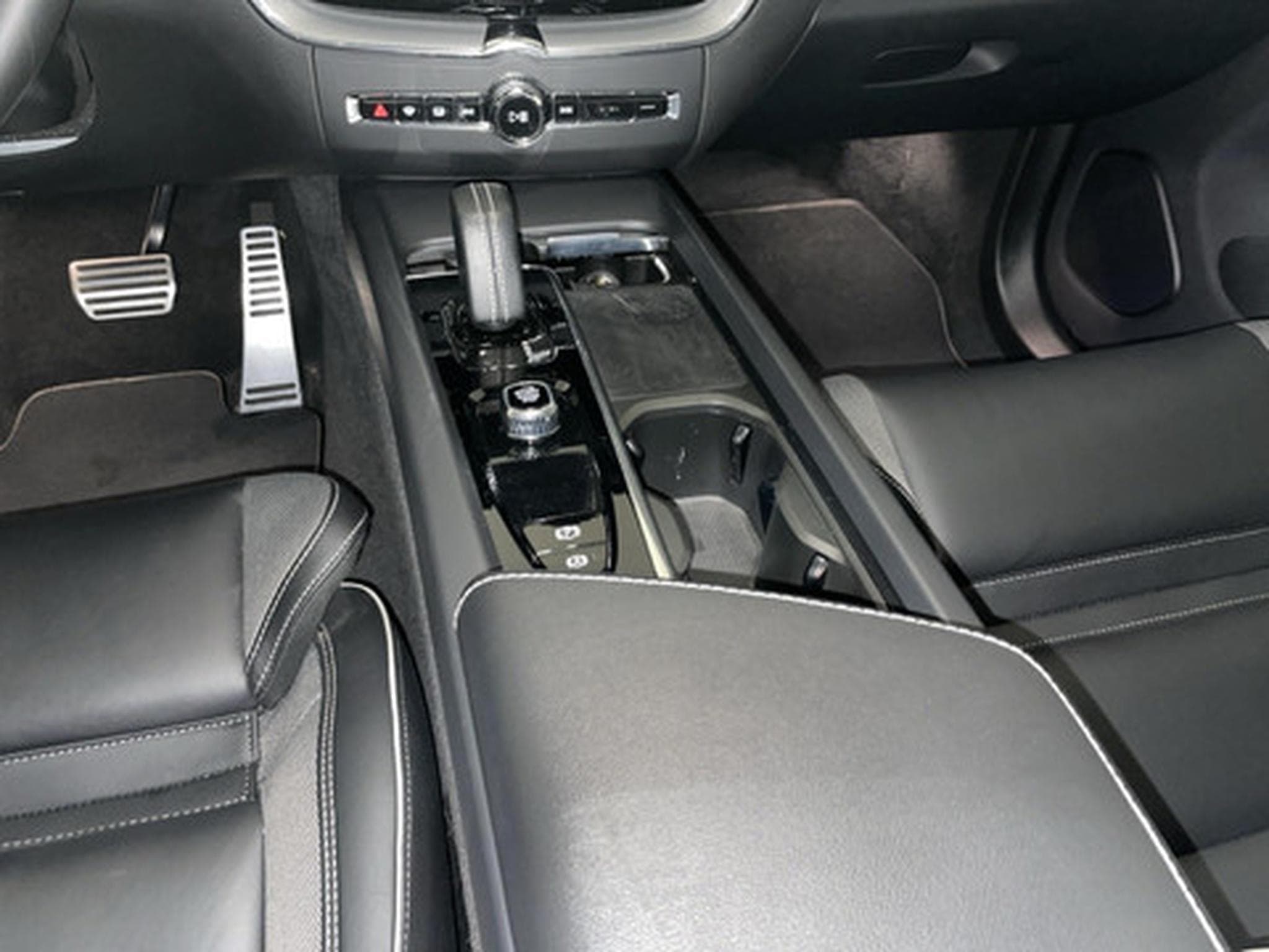 Volvo XC60 B4 P Geartronic Inscription (2022) - Photo 10