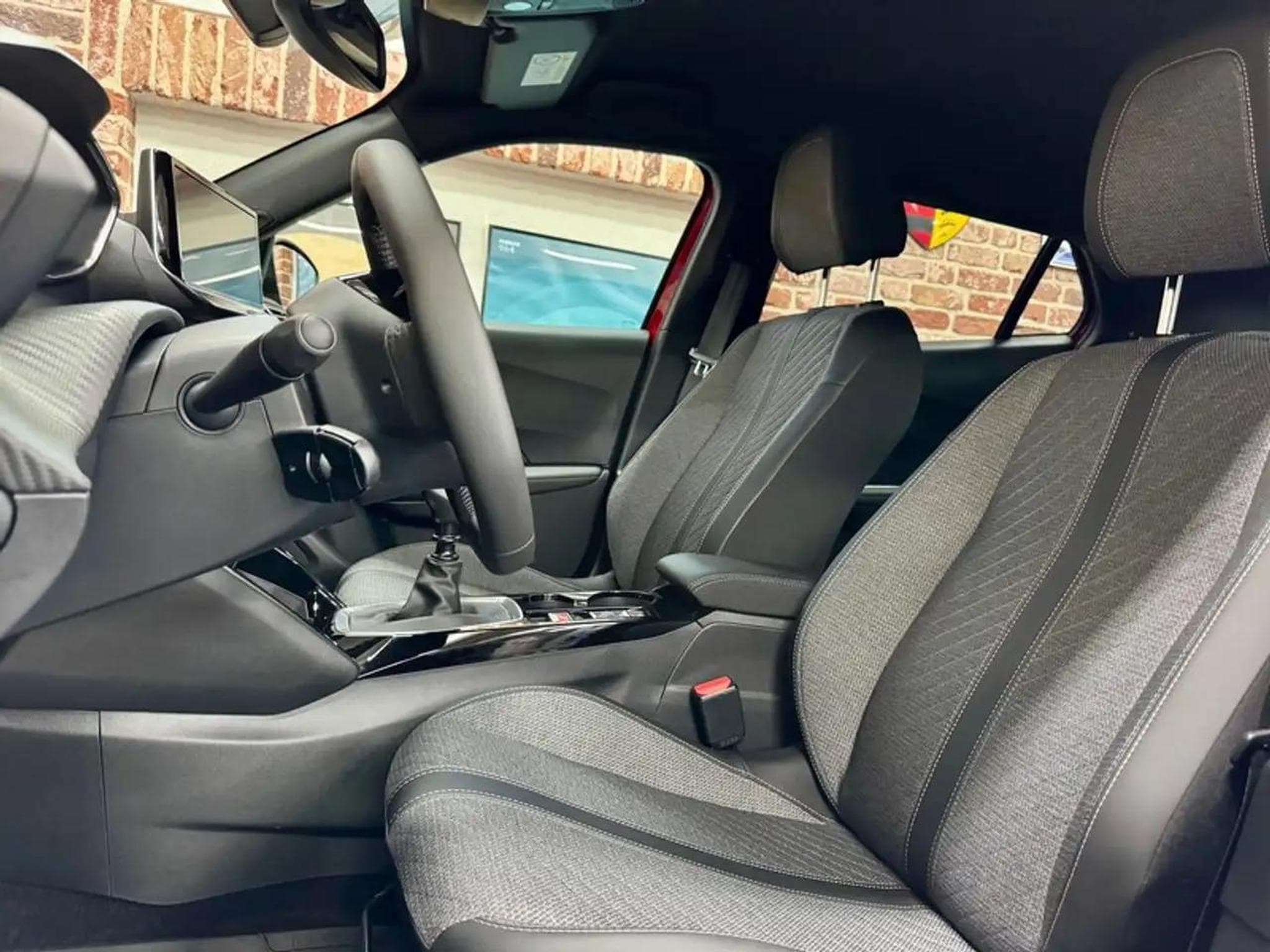 Peugeot 2008 (2025) - Photo 5