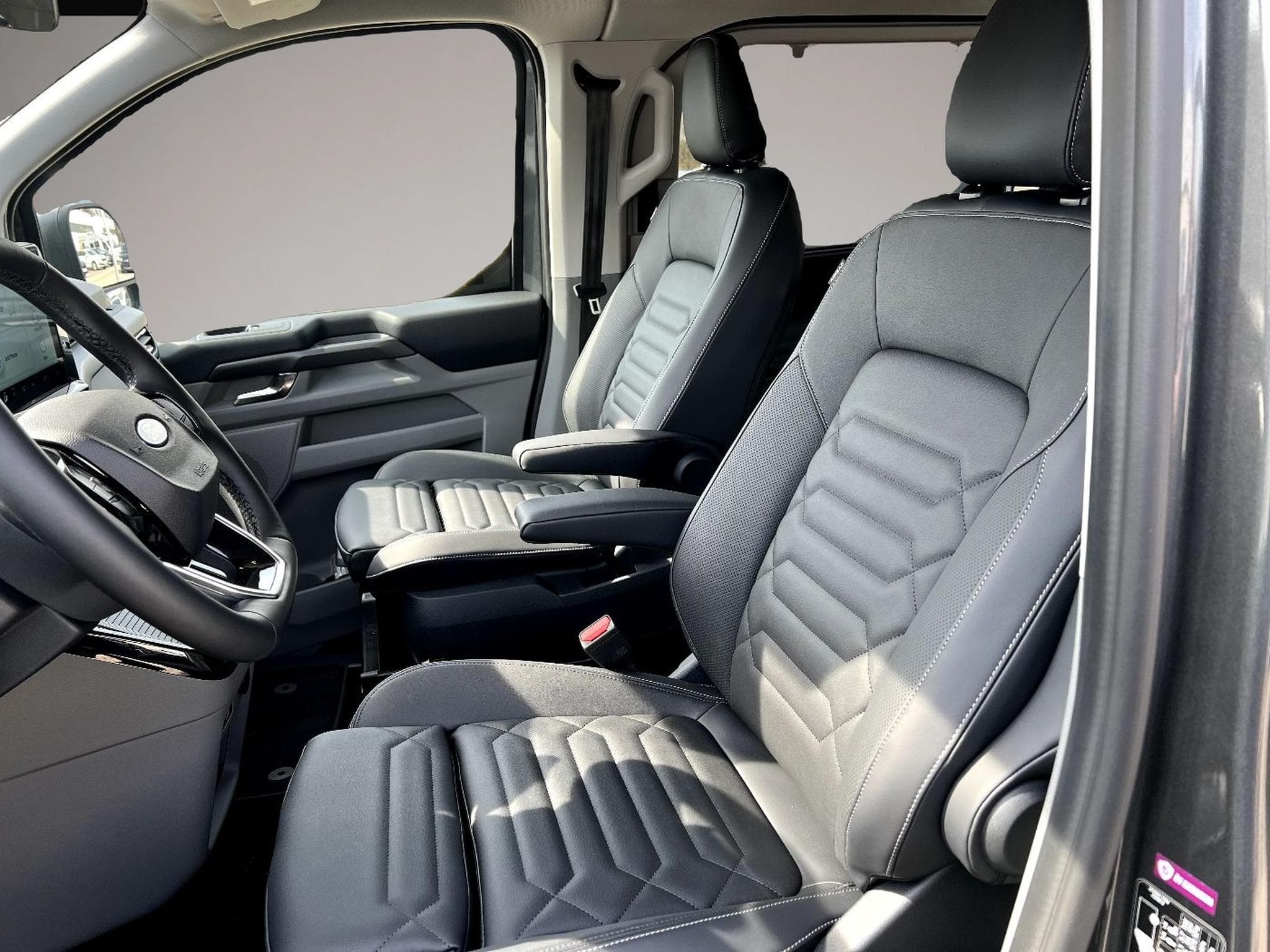 Ford Tourneo (2025) - Photo 7