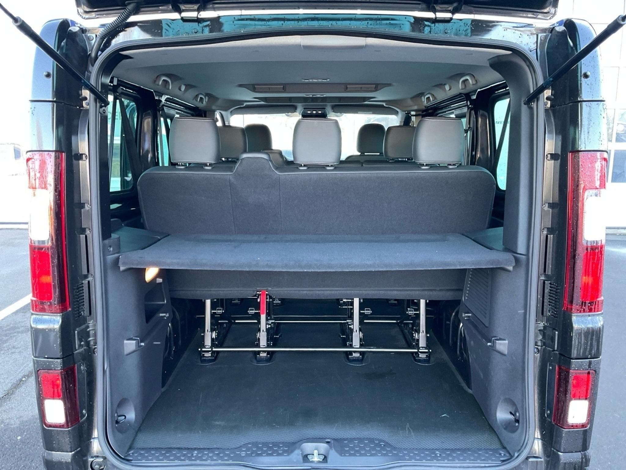 Nissan Primastar TEKNA 2,8t dCI150/Navi/Kamera 8 Sitzer (2025) - Photo 6
