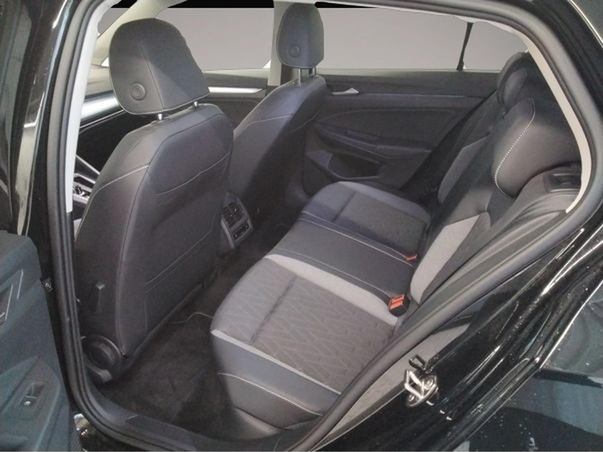 VW Golf (2025) - Photo 4