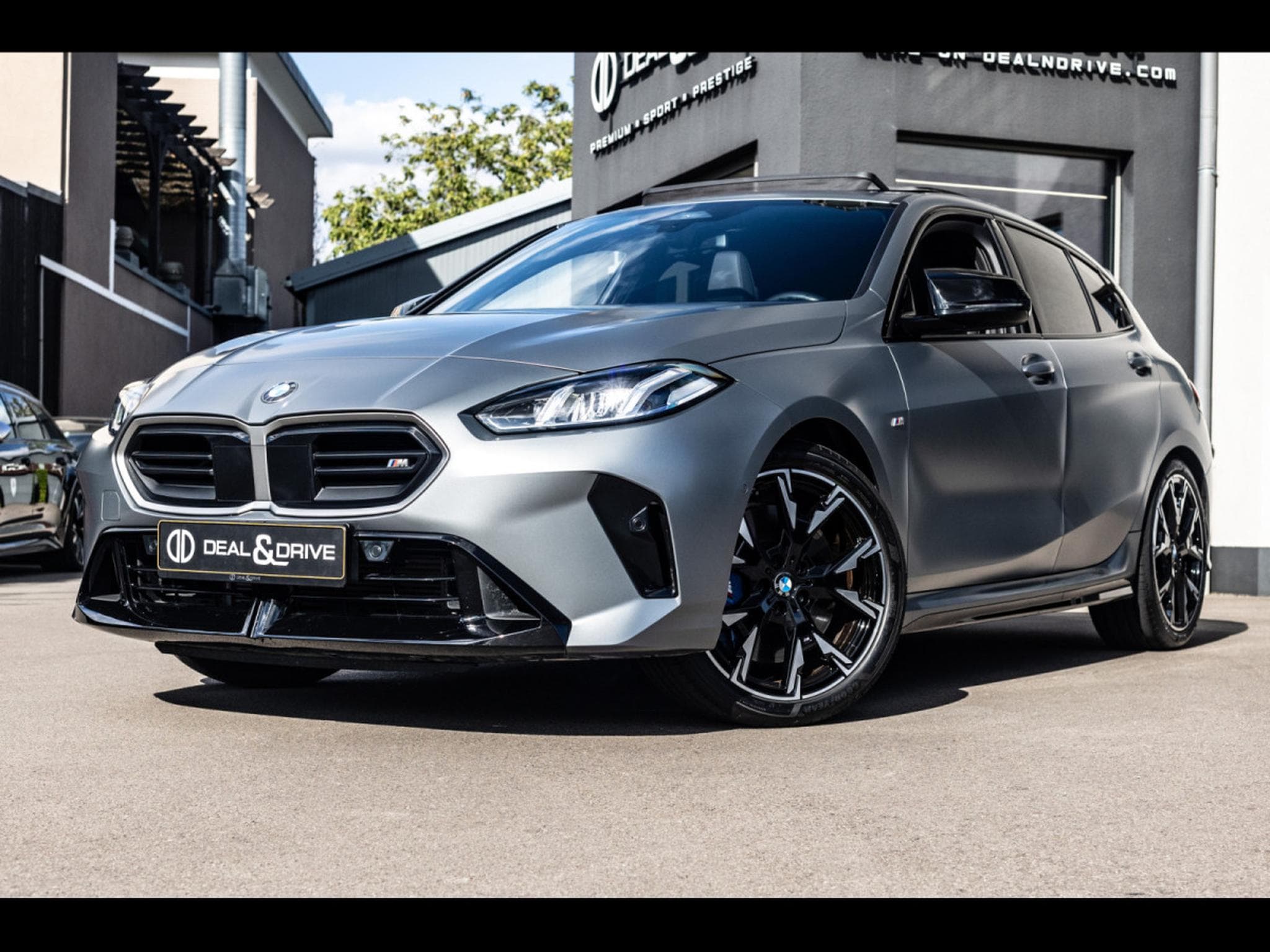 BMW M135 i XDRIVE (F70) - FACELIFT - FROZEN PURE GREY METALLIC (2025) - Photo 1