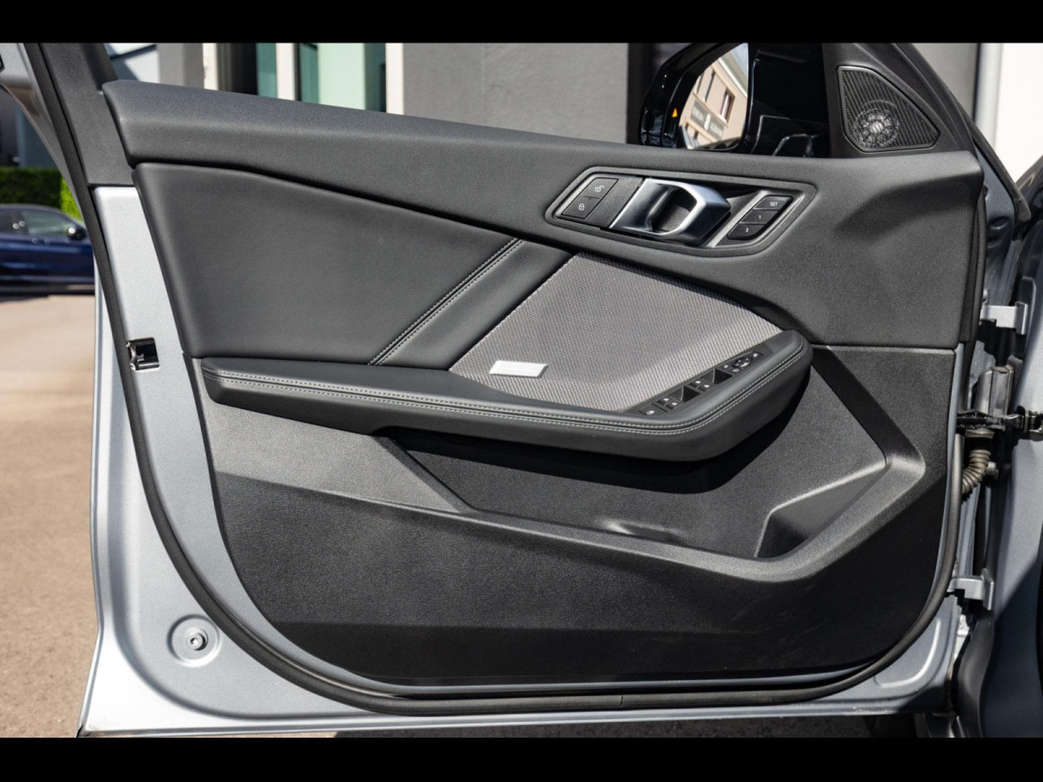 BMW M135 i XDRIVE (F70) - FACELIFT - FROZEN PURE GREY METALLIC (2025) - Photo 11