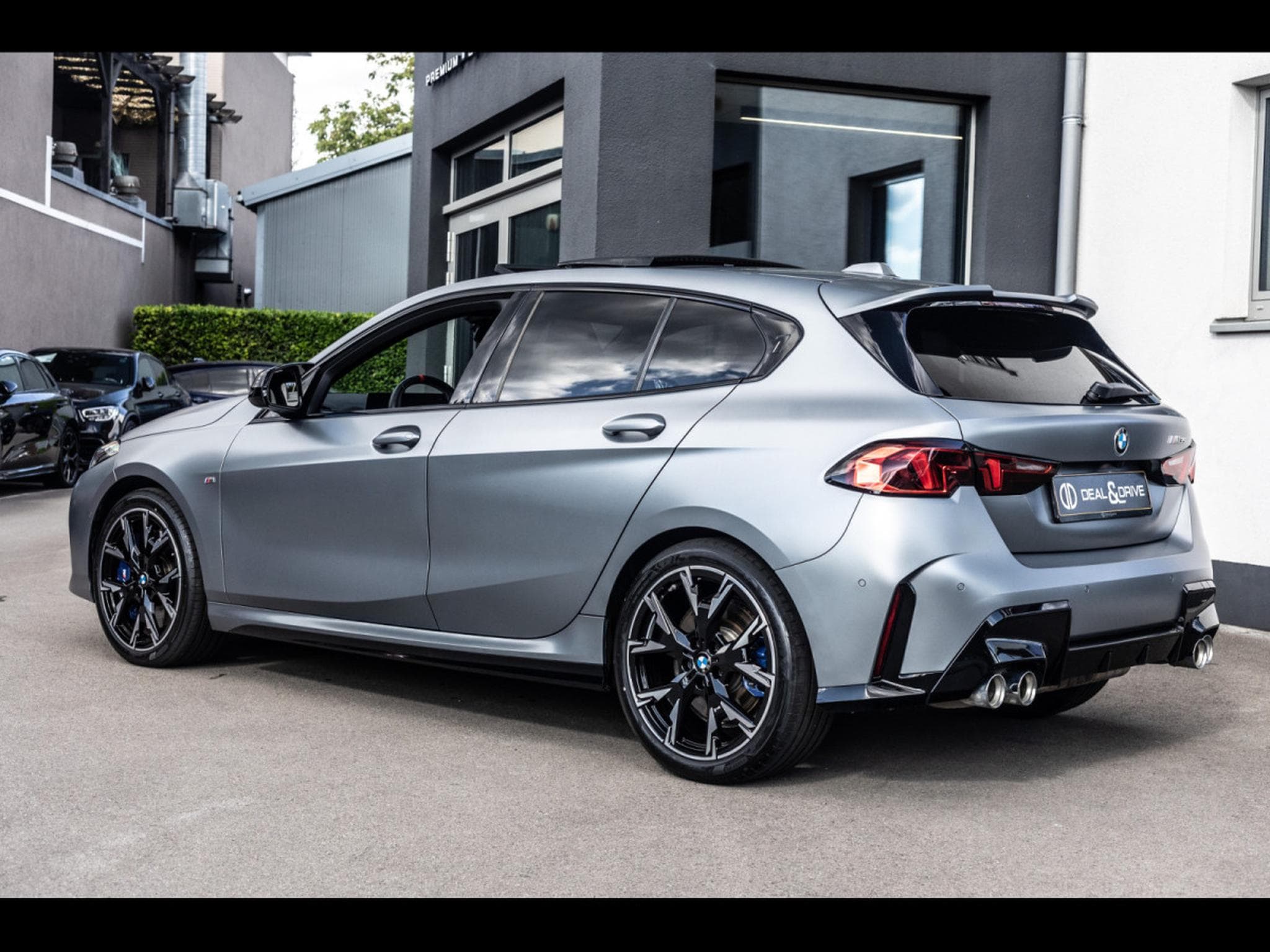 BMW M135 i XDRIVE (F70) - FACELIFT - FROZEN PURE GREY METALLIC (2025) - Photo 10
