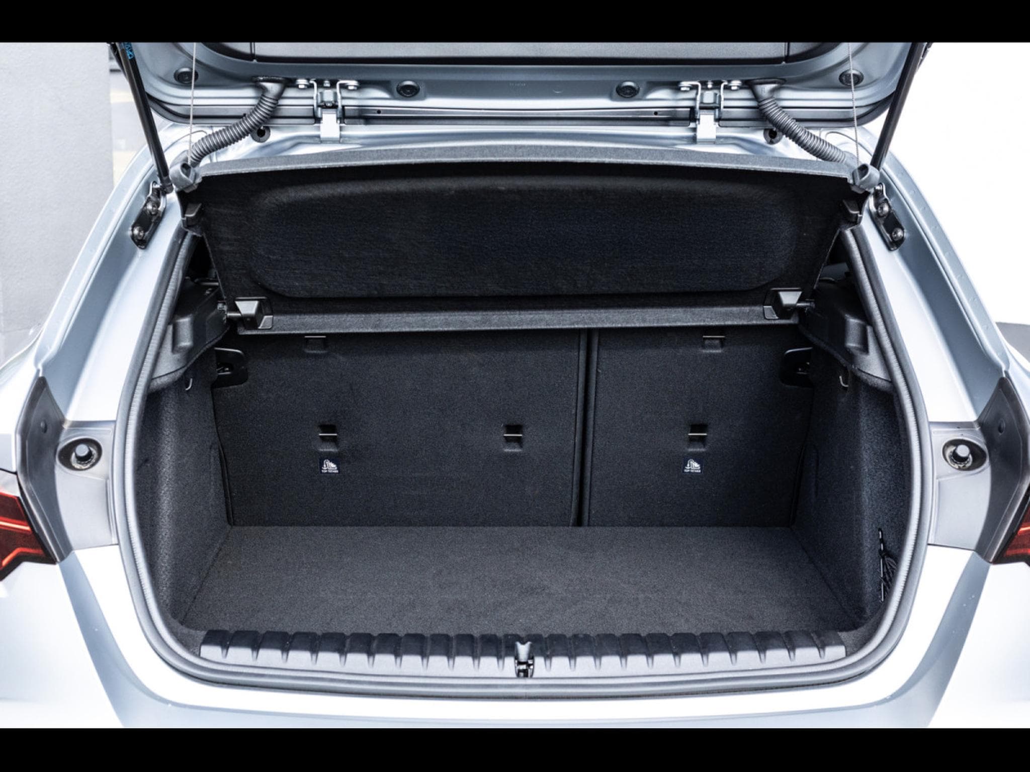 BMW M135 i XDRIVE (F70) - FACELIFT - FROZEN PURE GREY METALLIC (2025) - Photo 20