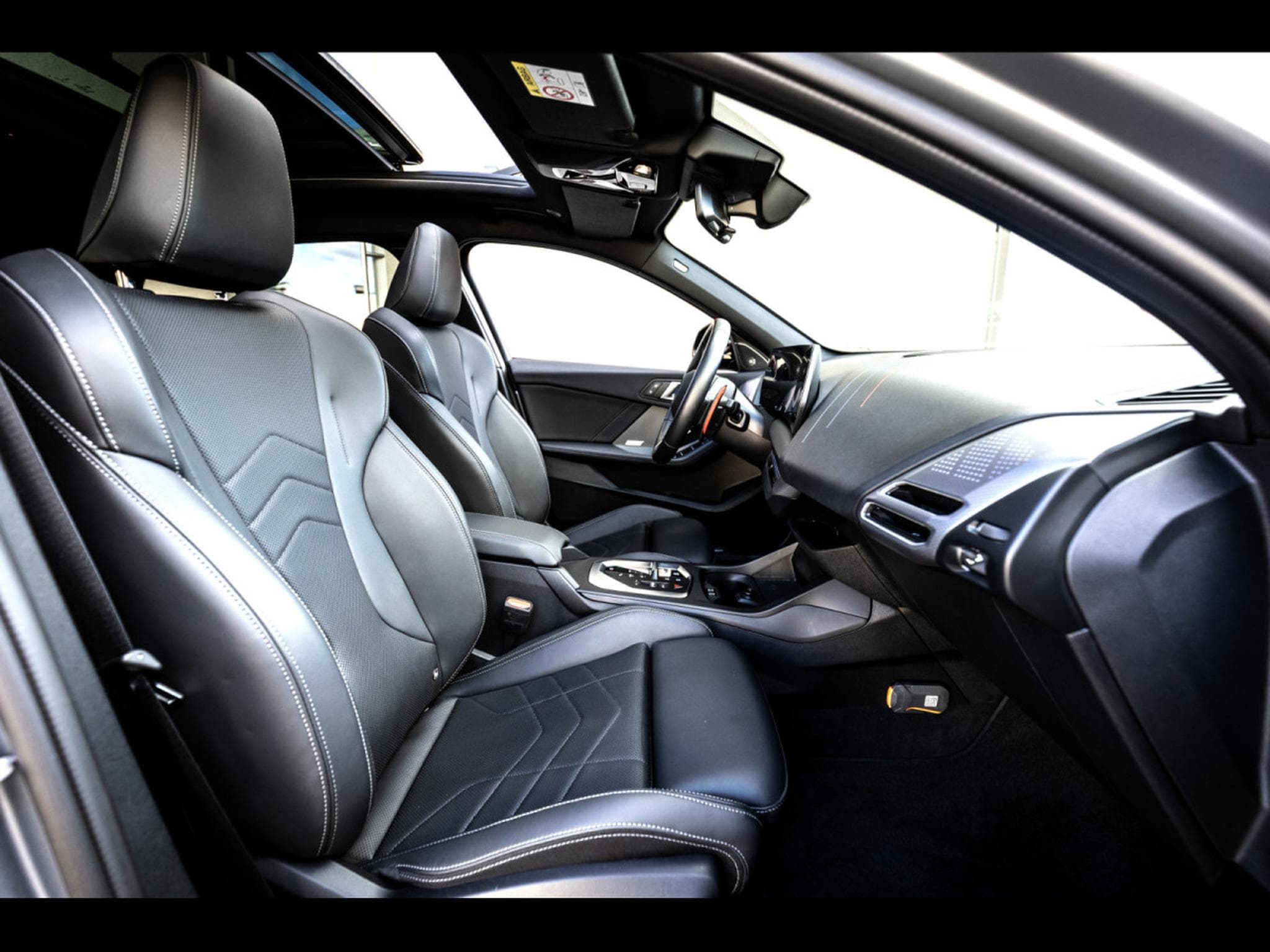 BMW M135 i XDRIVE (F70) - FACELIFT - FROZEN PURE GREY METALLIC (2025) - Photo 19