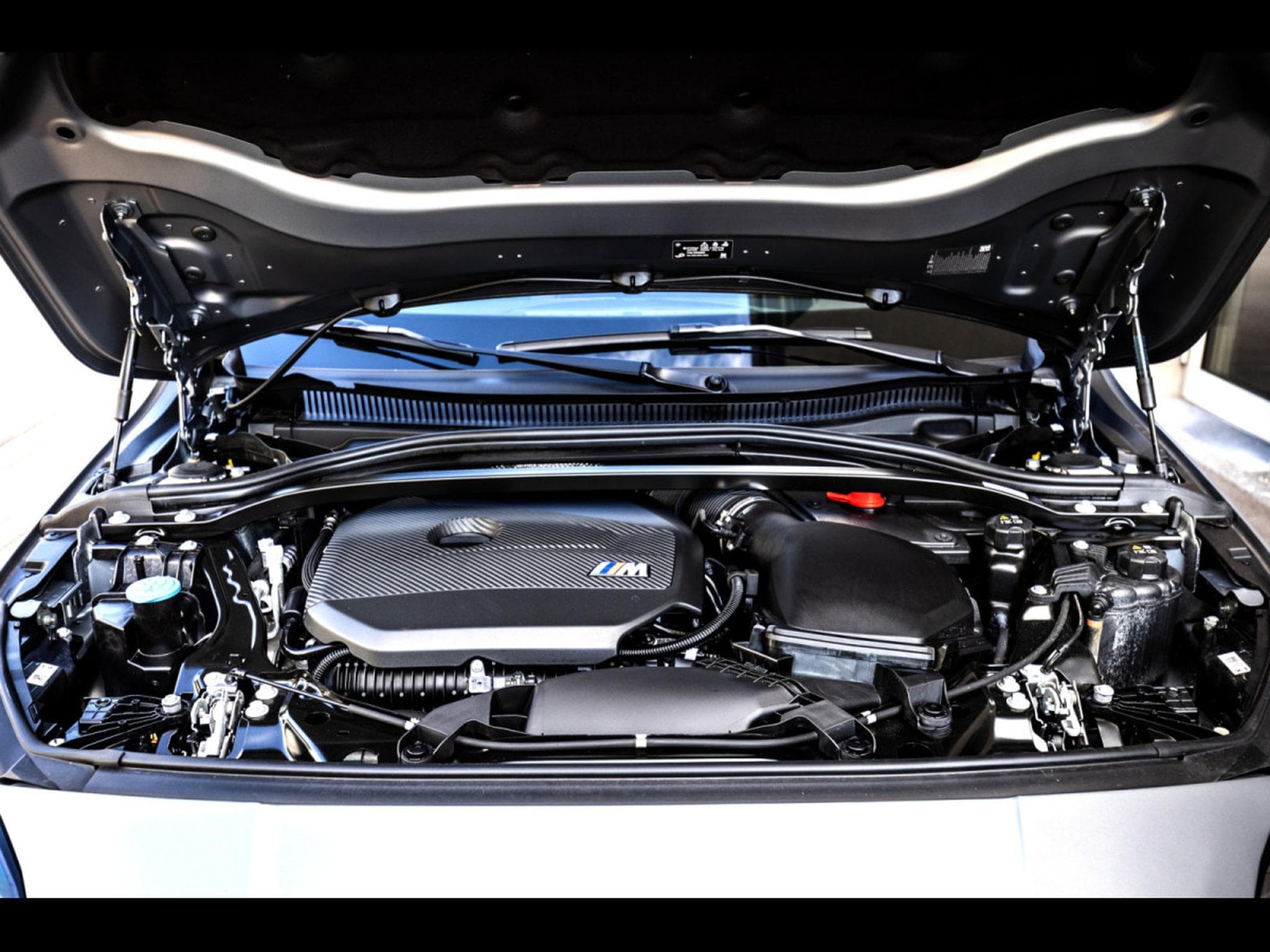 BMW M135 i XDRIVE (F70) - FACELIFT - FROZEN PURE GREY METALLIC (2025) - Photo 25