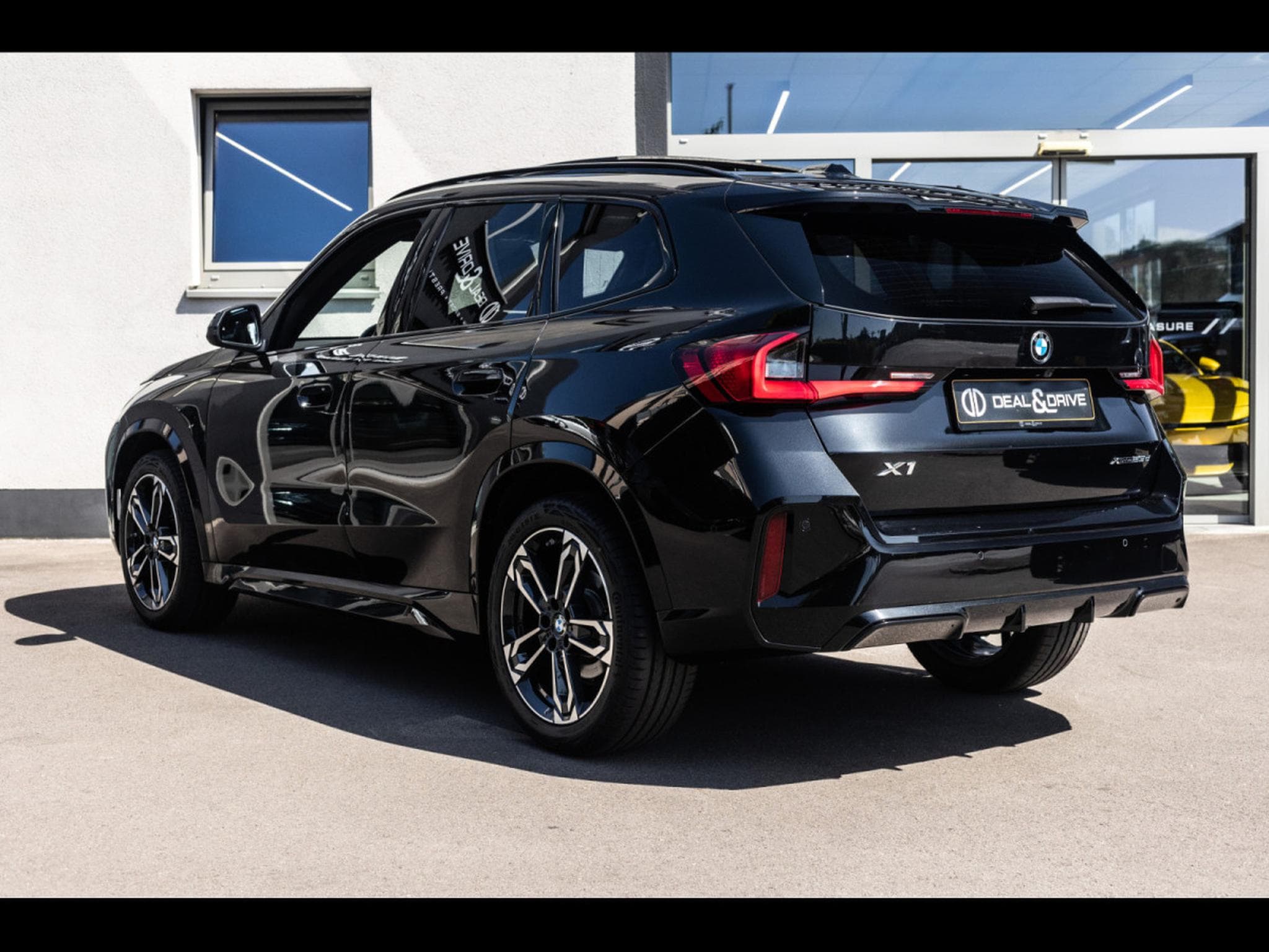 BMW X1 XDRIVE23D M SPORT - BLACK SAPPHIRE METALLIC (2025) - Foto 8