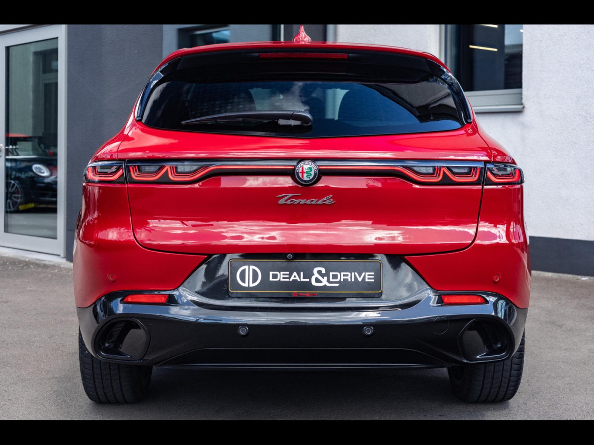 Alfa-Romeo Tonale VELOCE 1.5 MILD-HYBRID TCT - ROSSO ALFA (2023) - Photo 4