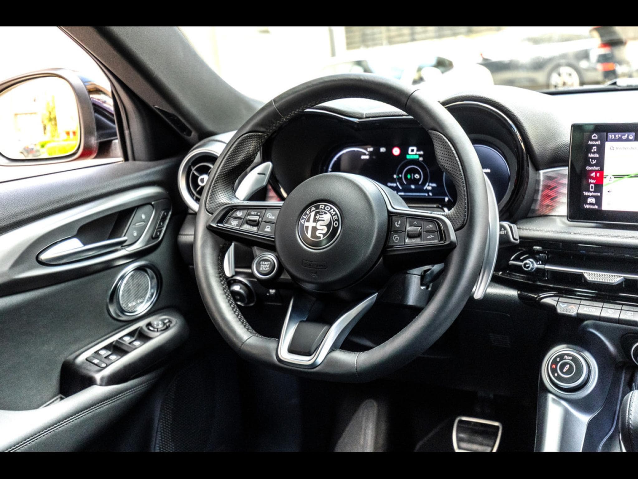 Alfa-Romeo Tonale VELOCE 1.5 MILD-HYBRID TCT - ROSSO ALFA (2023) - Photo 20